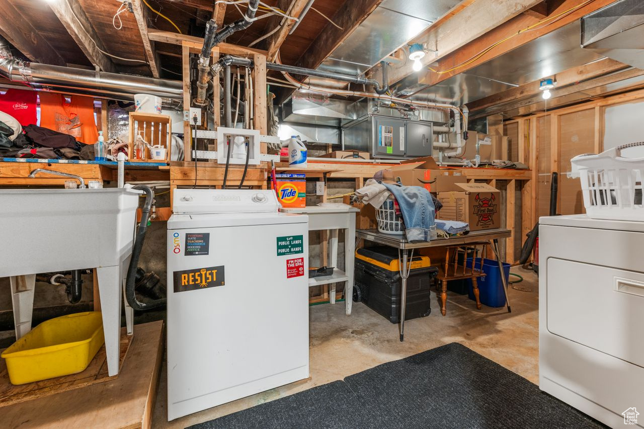 Basement featuring washing machine and dryer