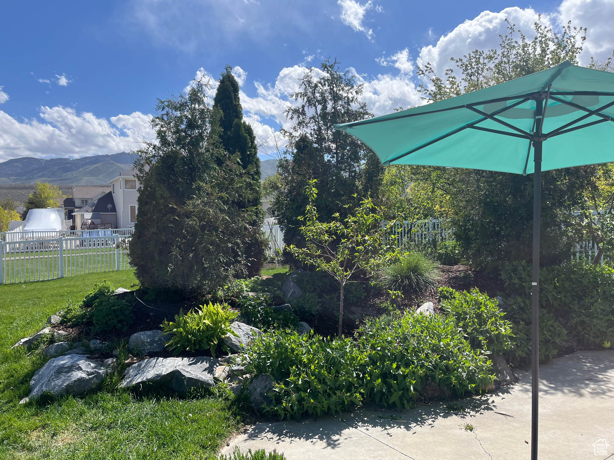 View of yard with a mountain view