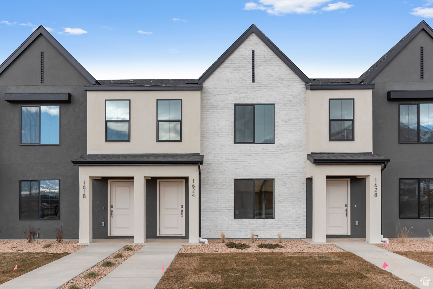 Multi unit property with a front yard