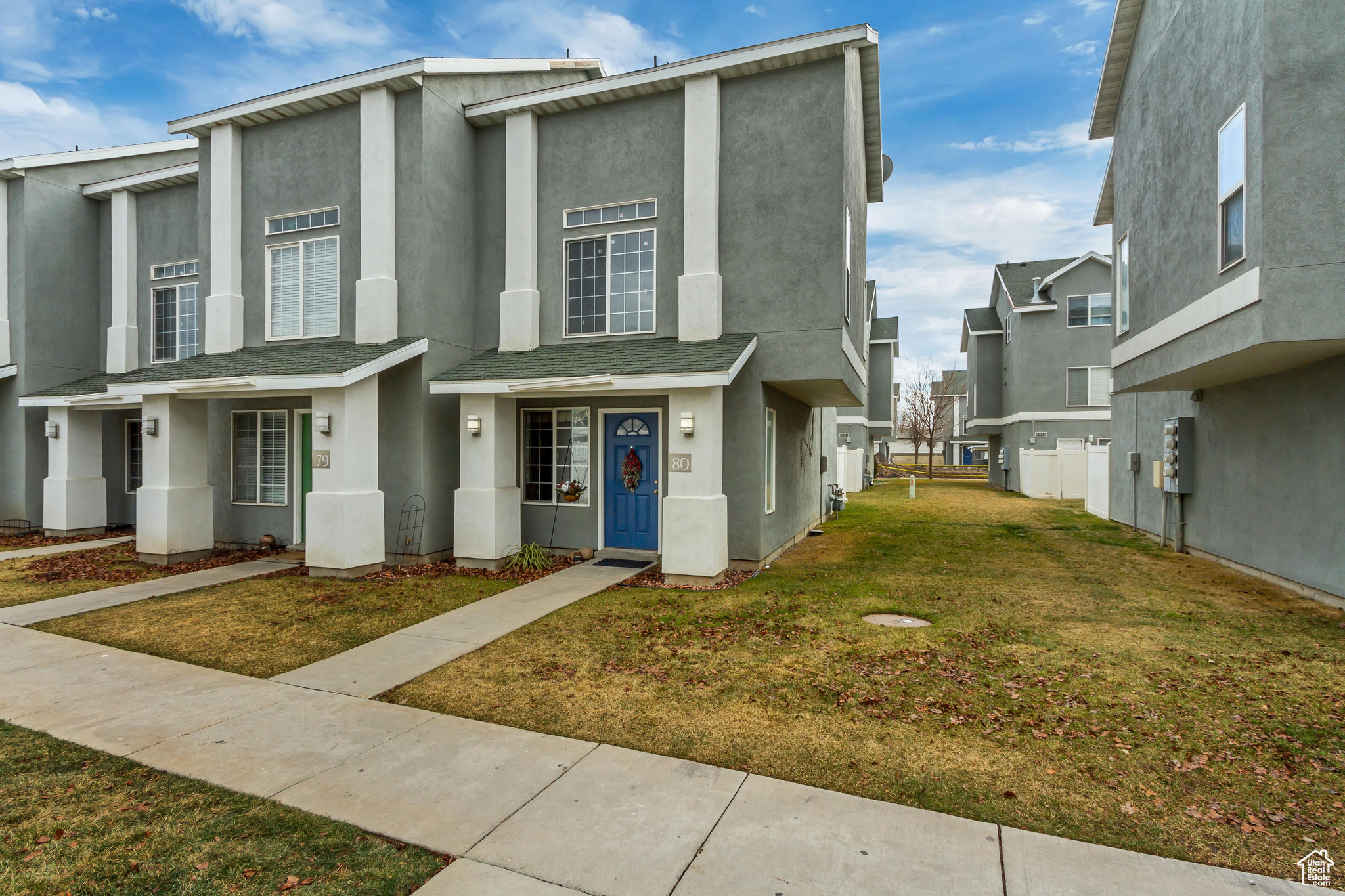 View of front of house with a front yard