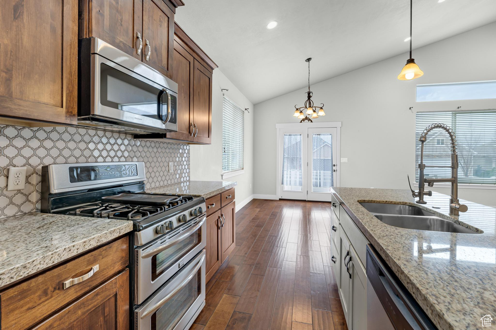 Gas stove and beautiful backsplash