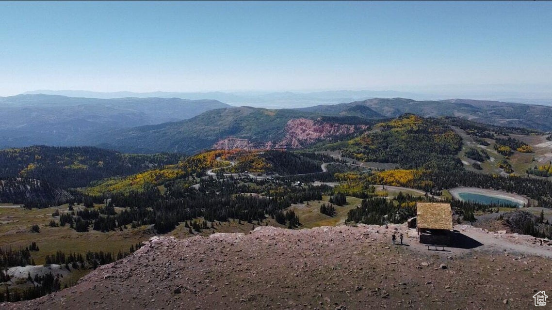 View of mountain feature