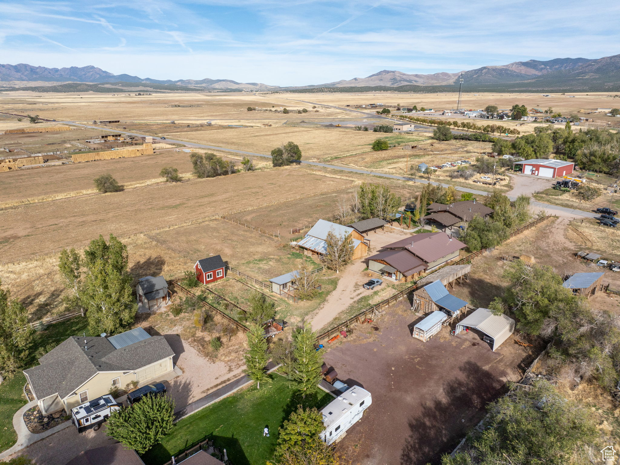 Drone / aerial view featuring a mountain view