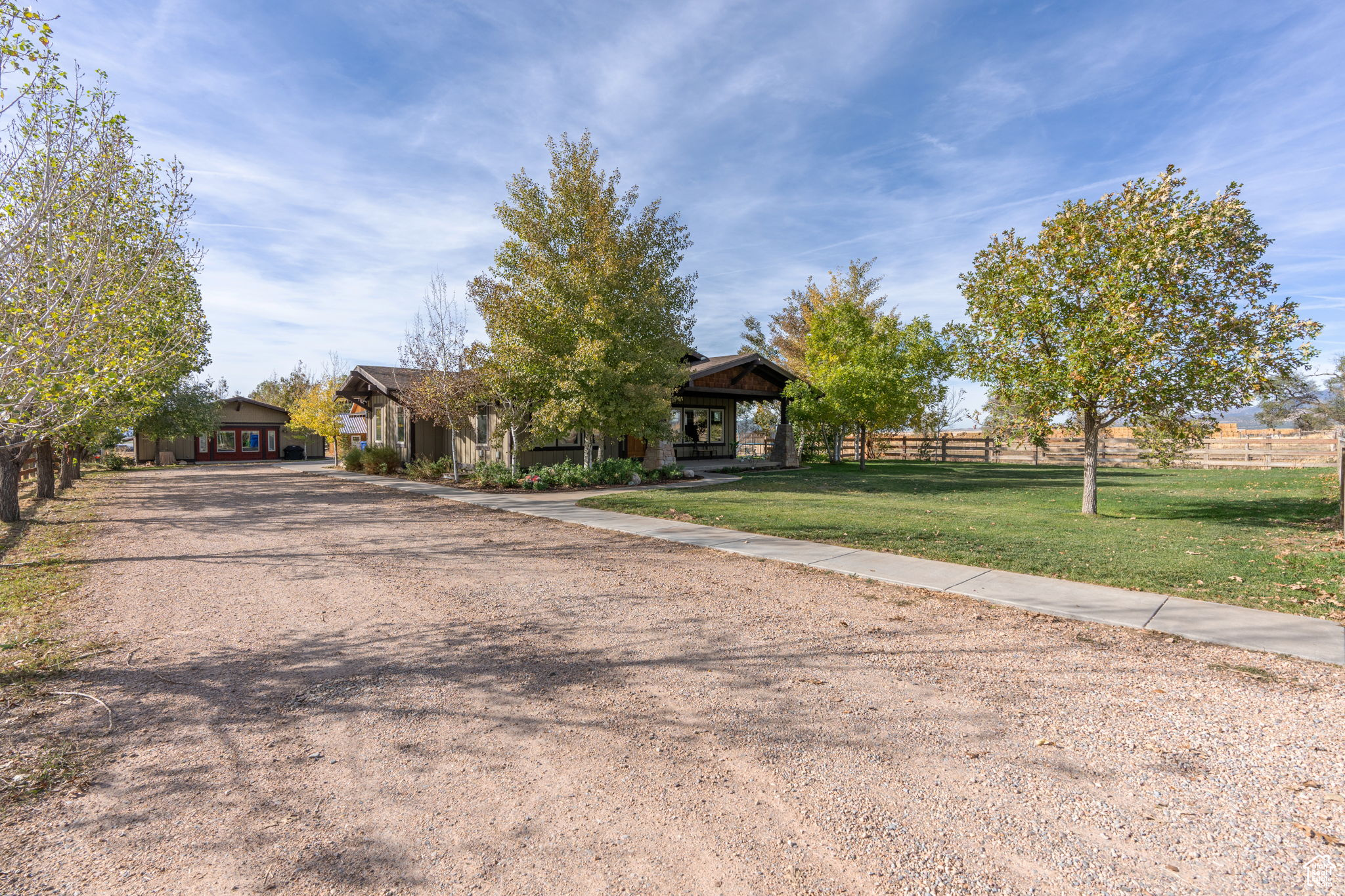 View of front facade with a front yard