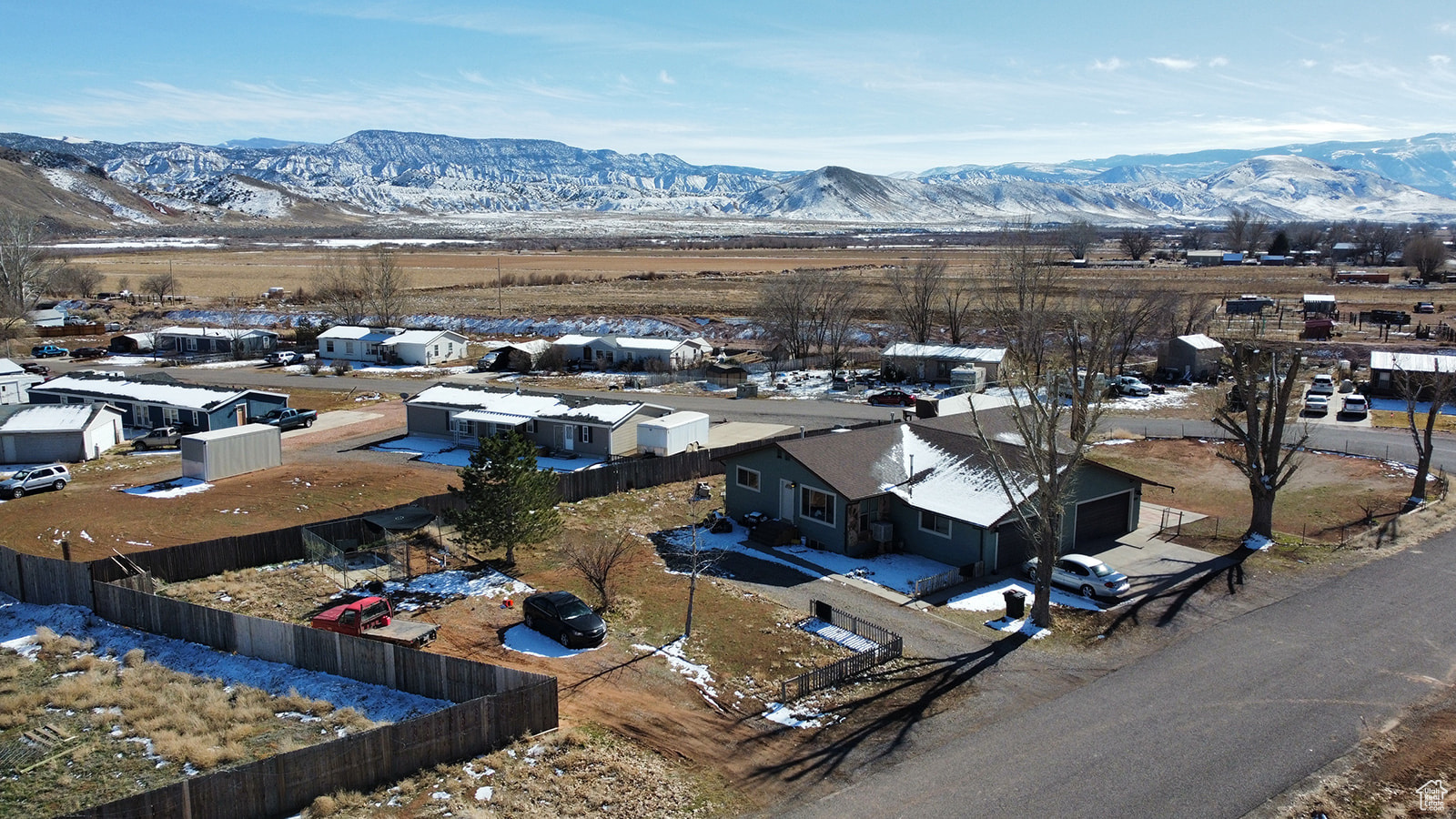 Bird's eye view featuring a mountain view