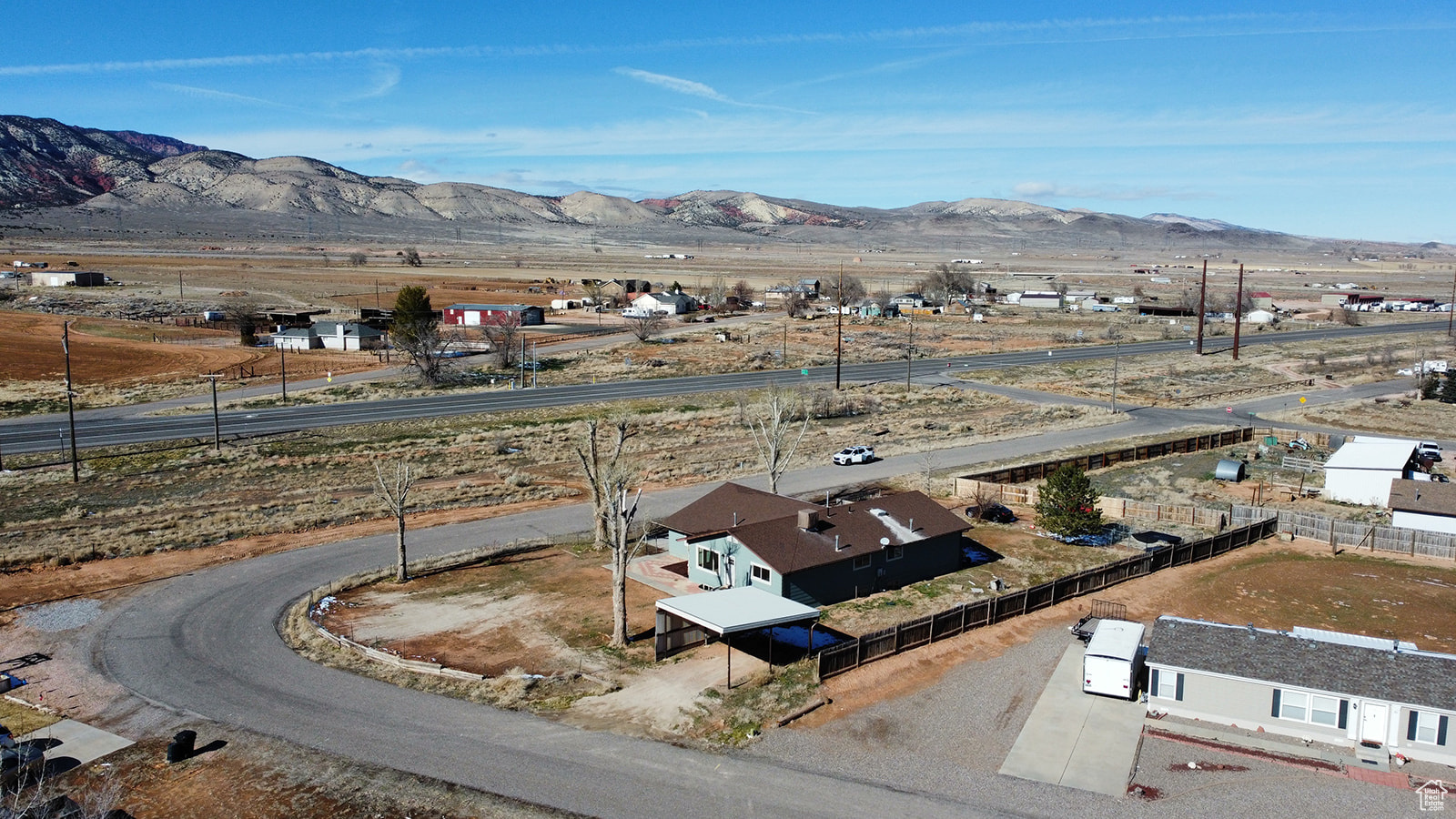 Bird's eye view featuring a mountain view