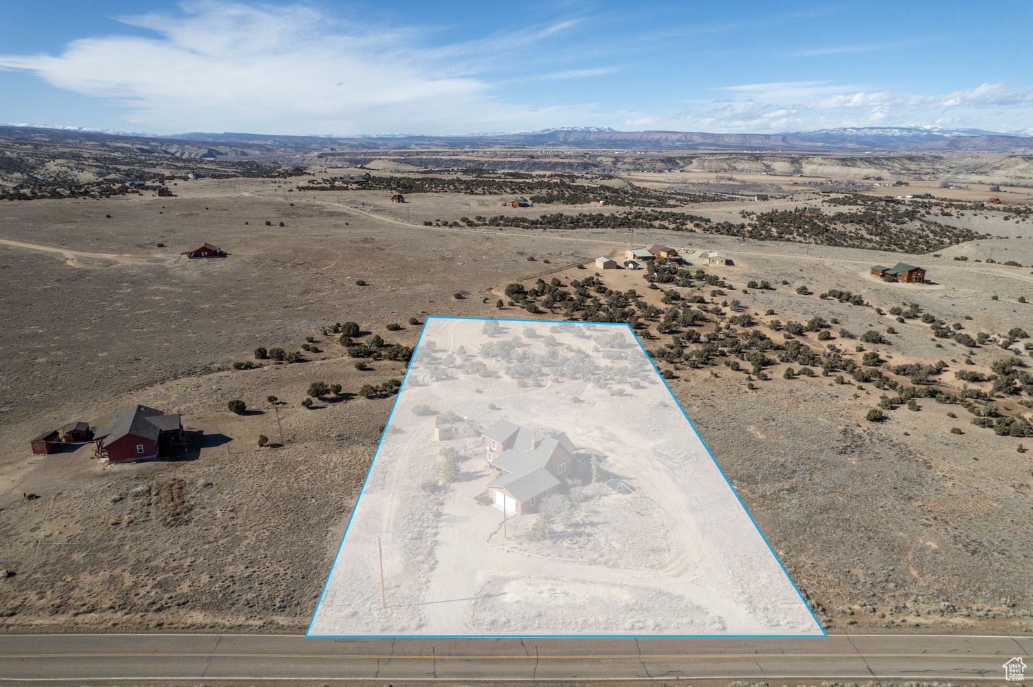 Bird's eye view featuring a mountain view