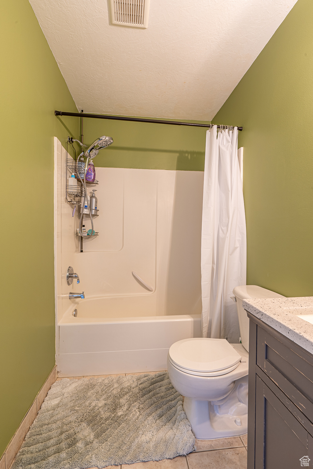 Upstairs Hallway Bathroom