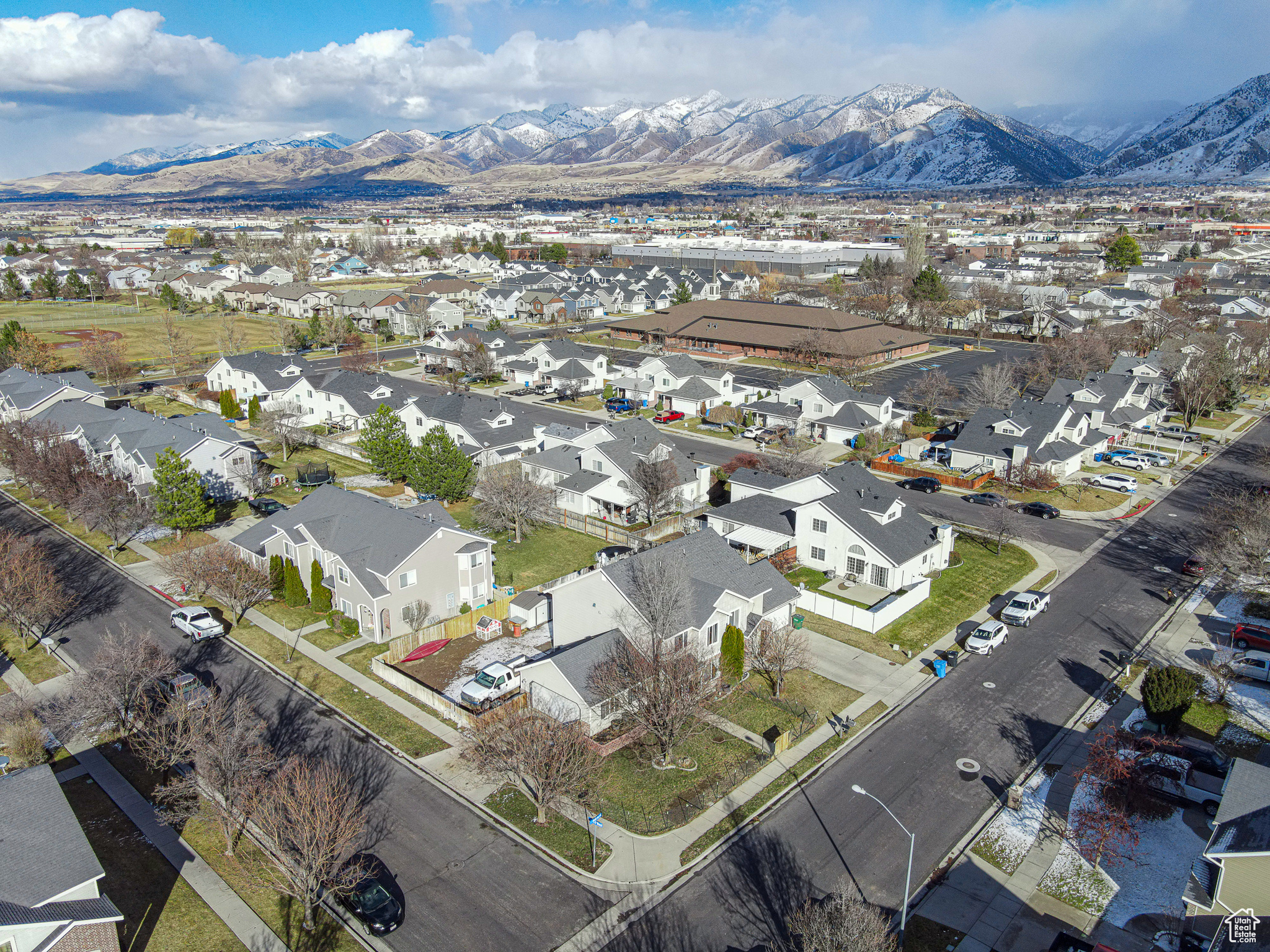 Bird's eye view featuring a mountain view