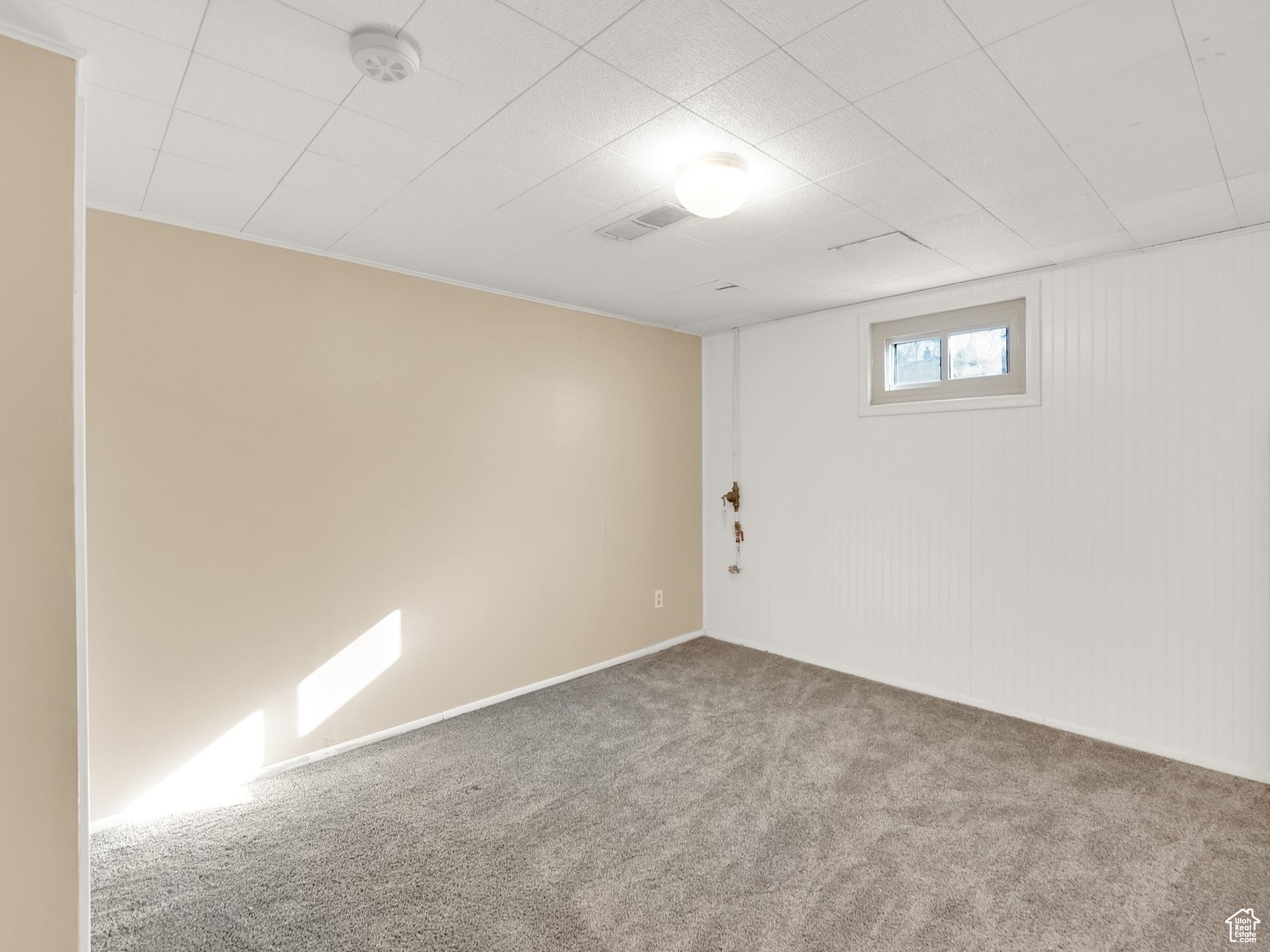 Empty room with carpet