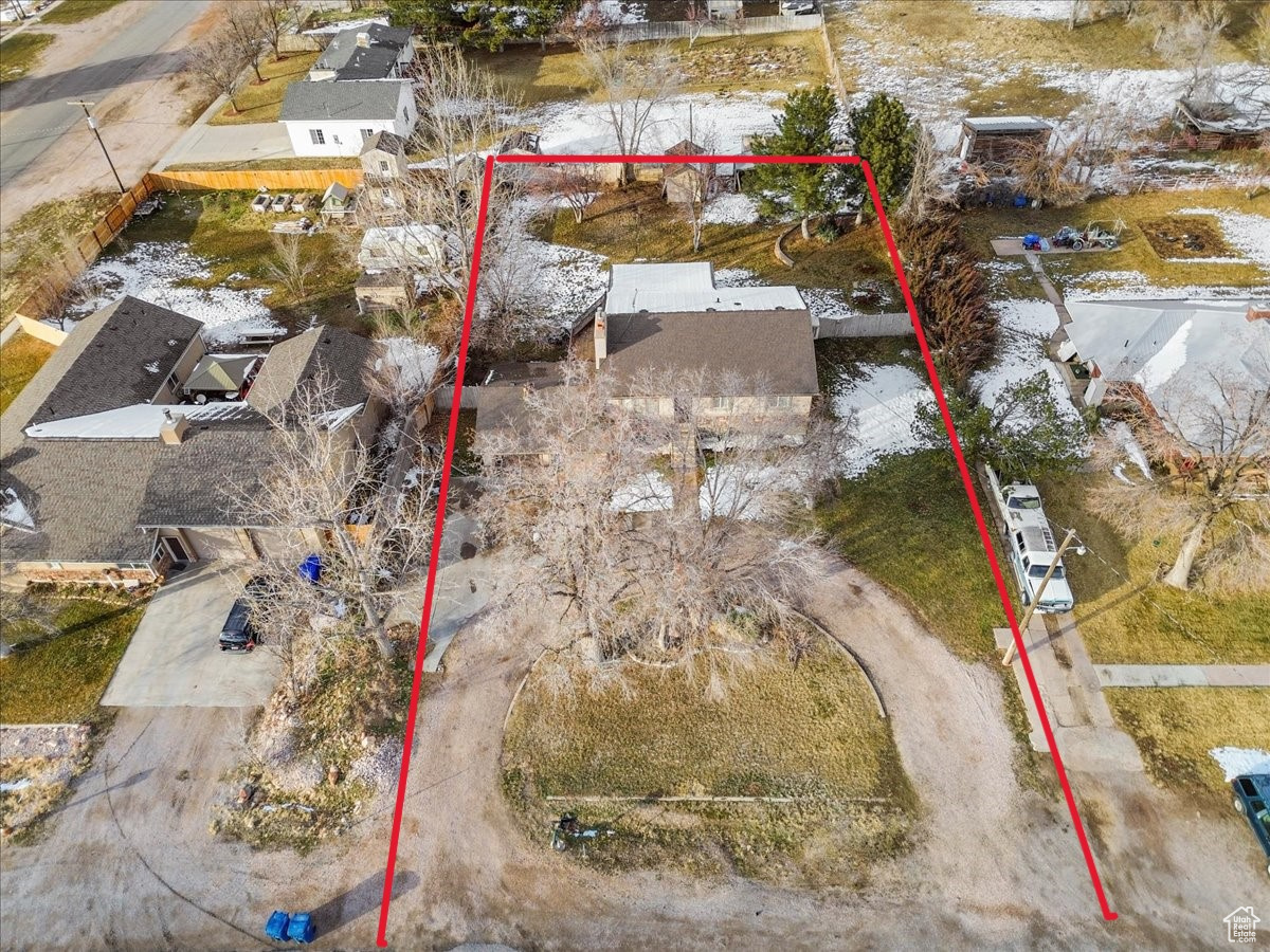 Front Aerial view with estimated property lines