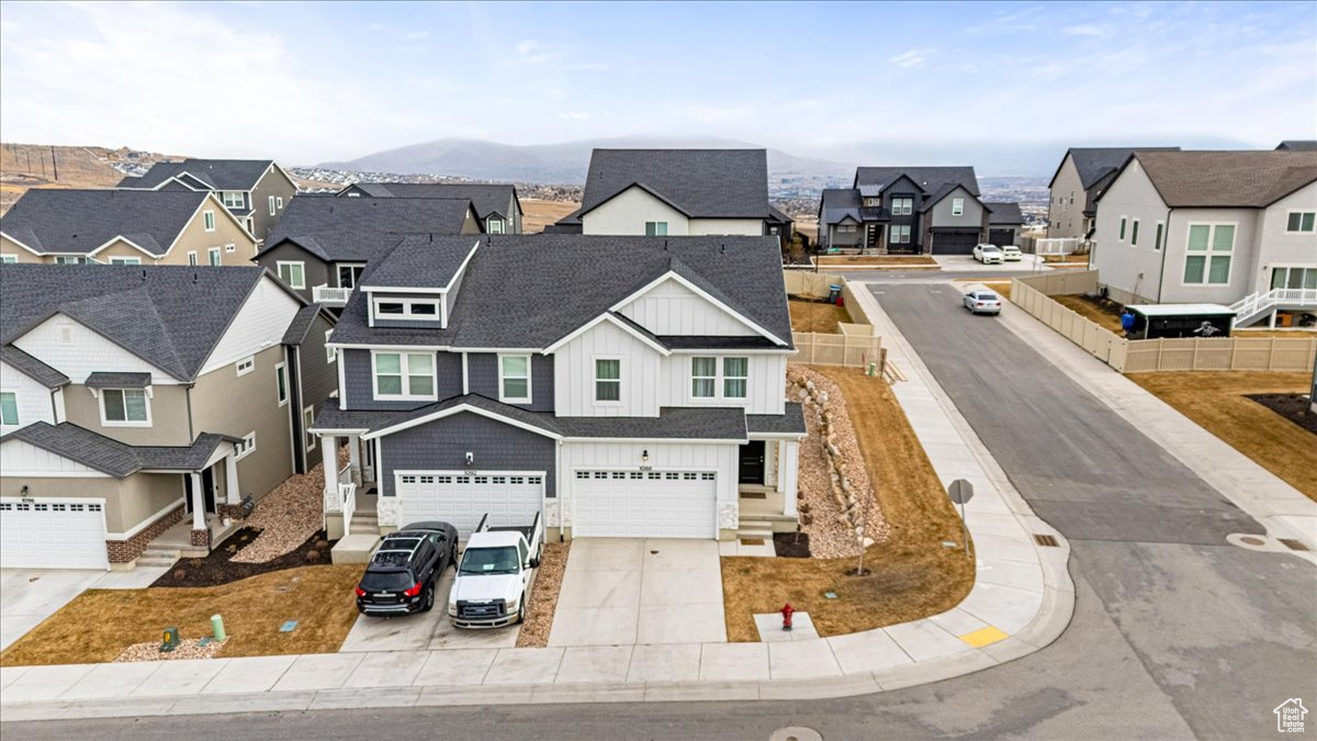 Bird's eye view with a mountain view