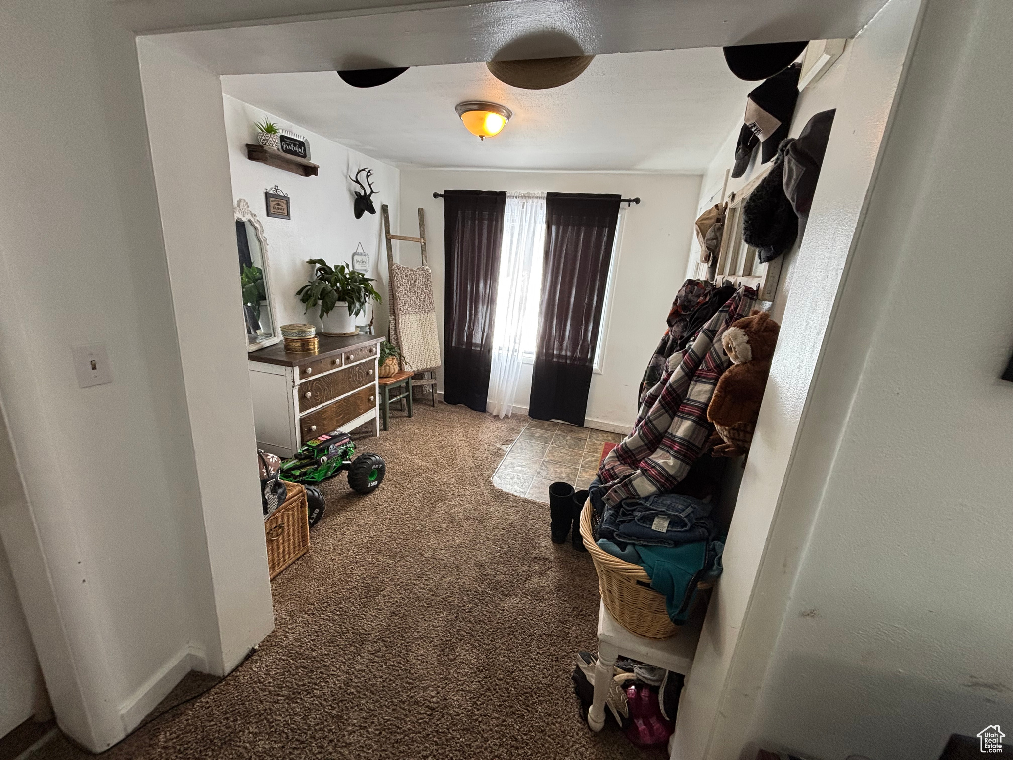 Bedroom with carpet