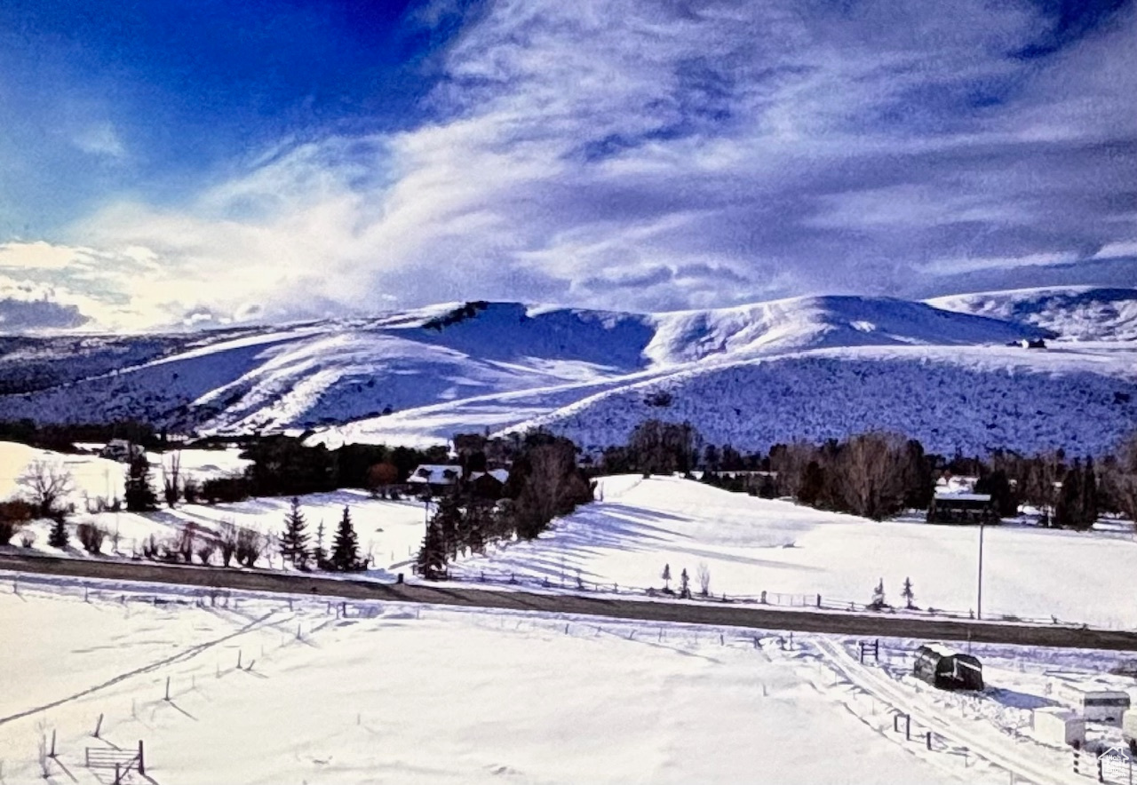 View of mountain feature