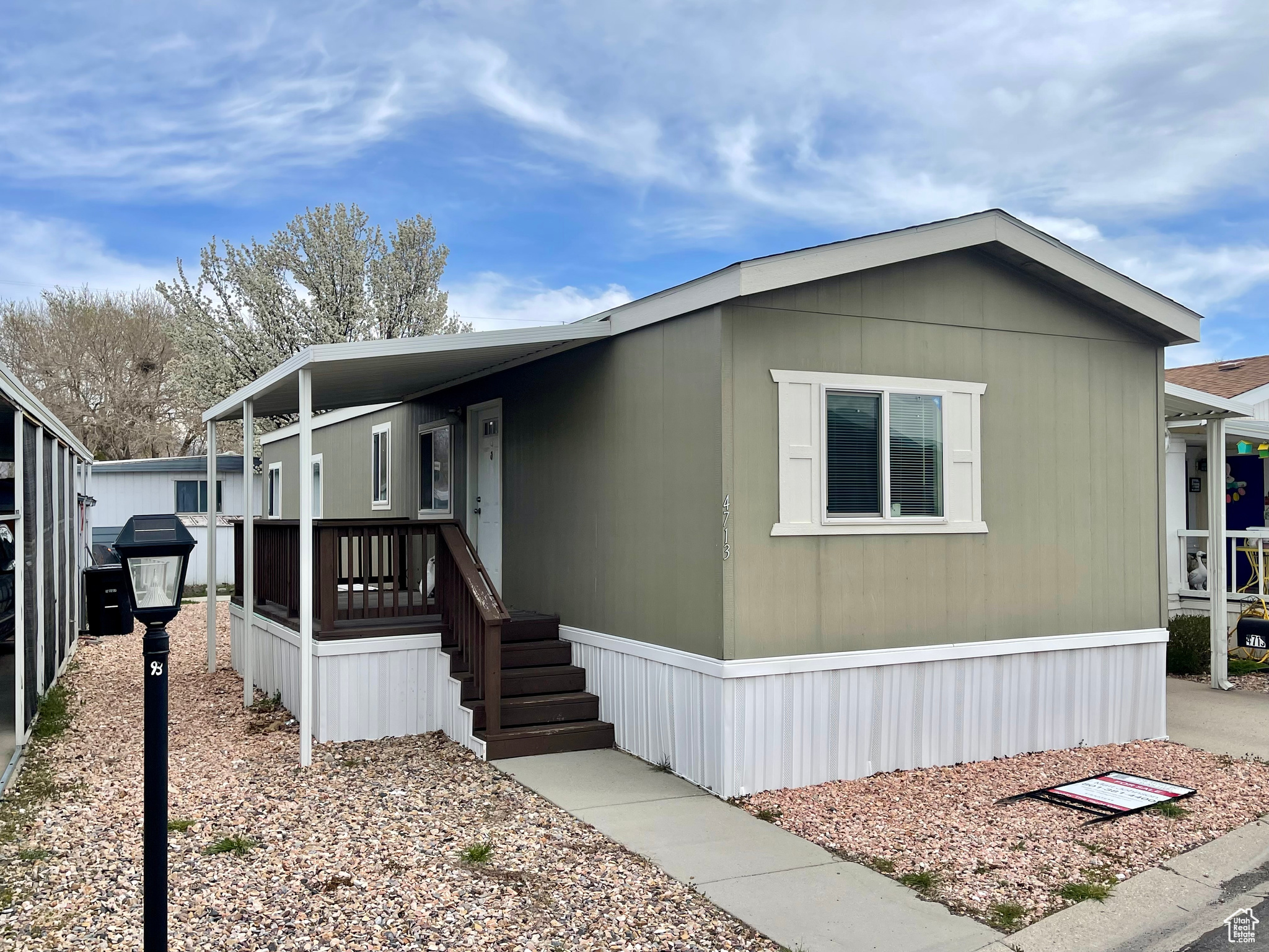 4713  PASQUE DR DR #360