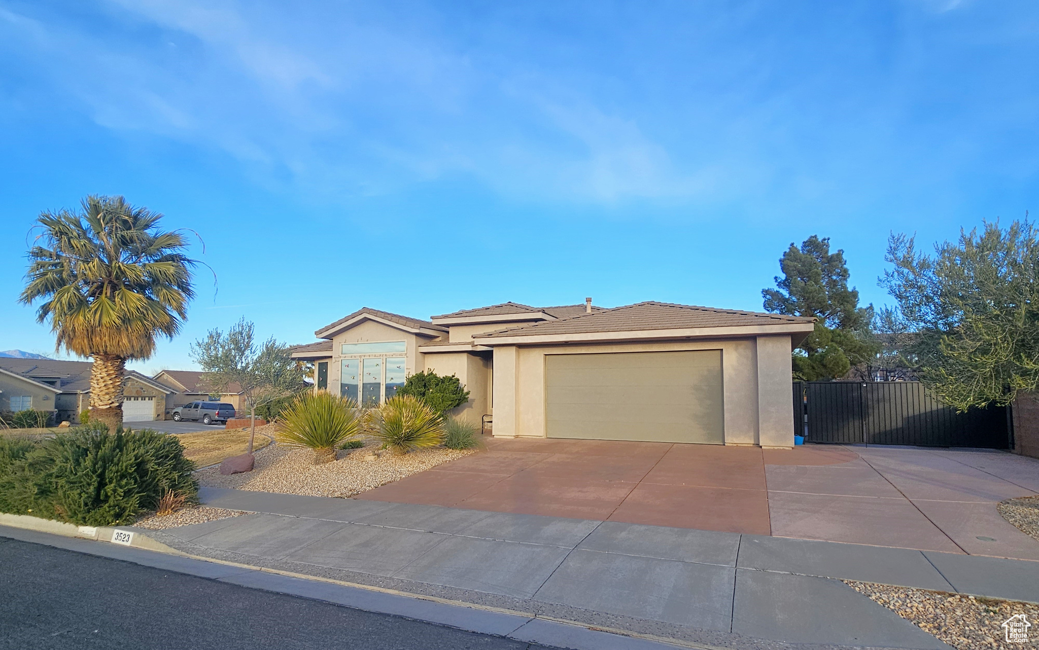 View of front of house featuring a garage