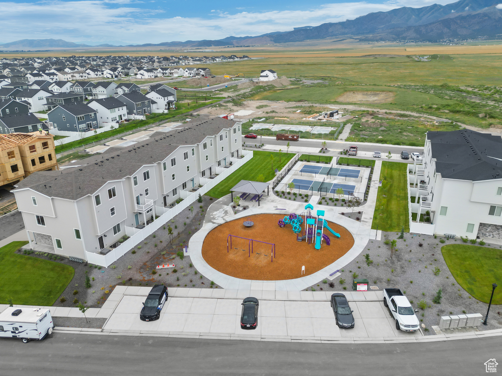 Drone / aerial view featuring a mountain view