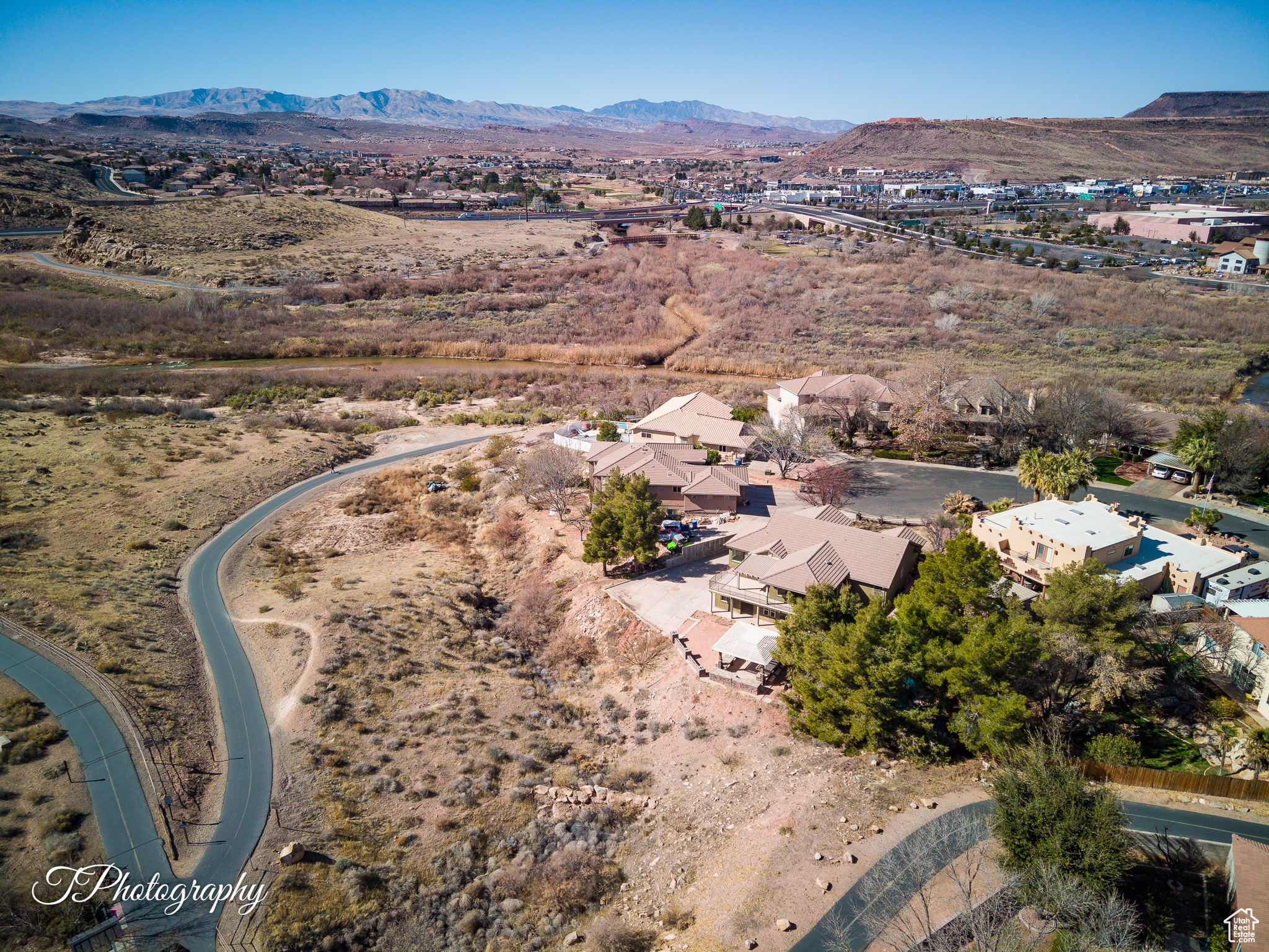 Bird's eye view featuring a mountain view