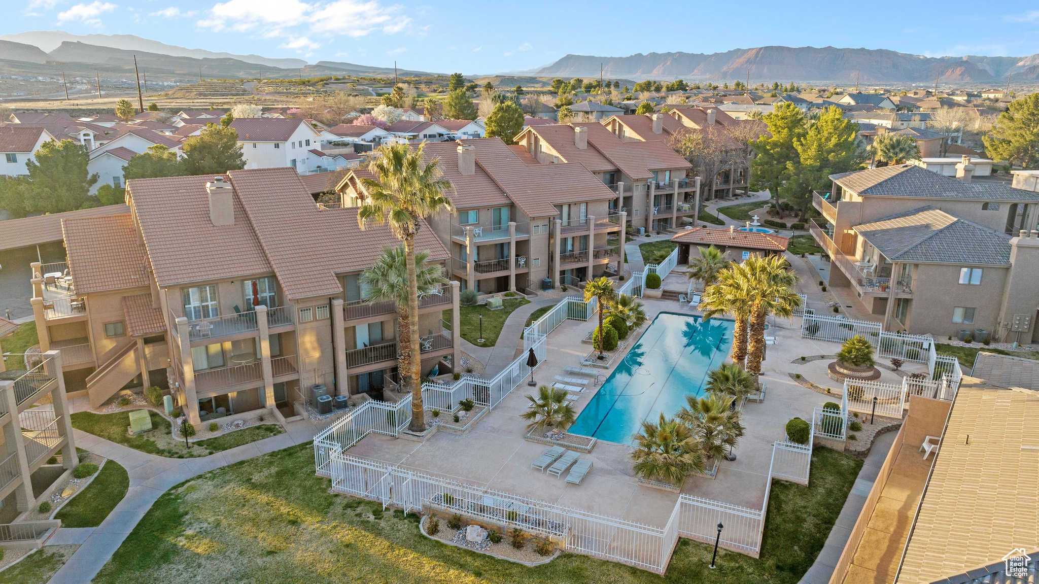 Aerial view with a mountain view