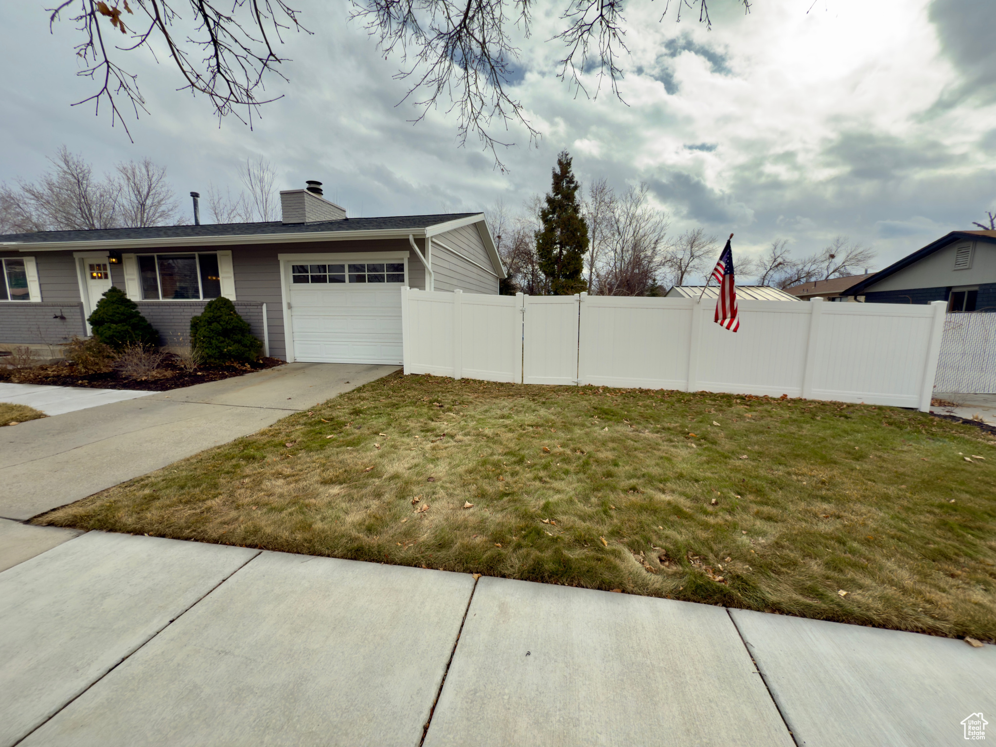 View of part of the front yard area