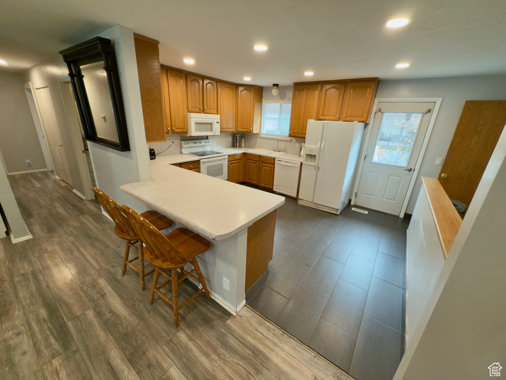 Kitchen area that is very open & spacious