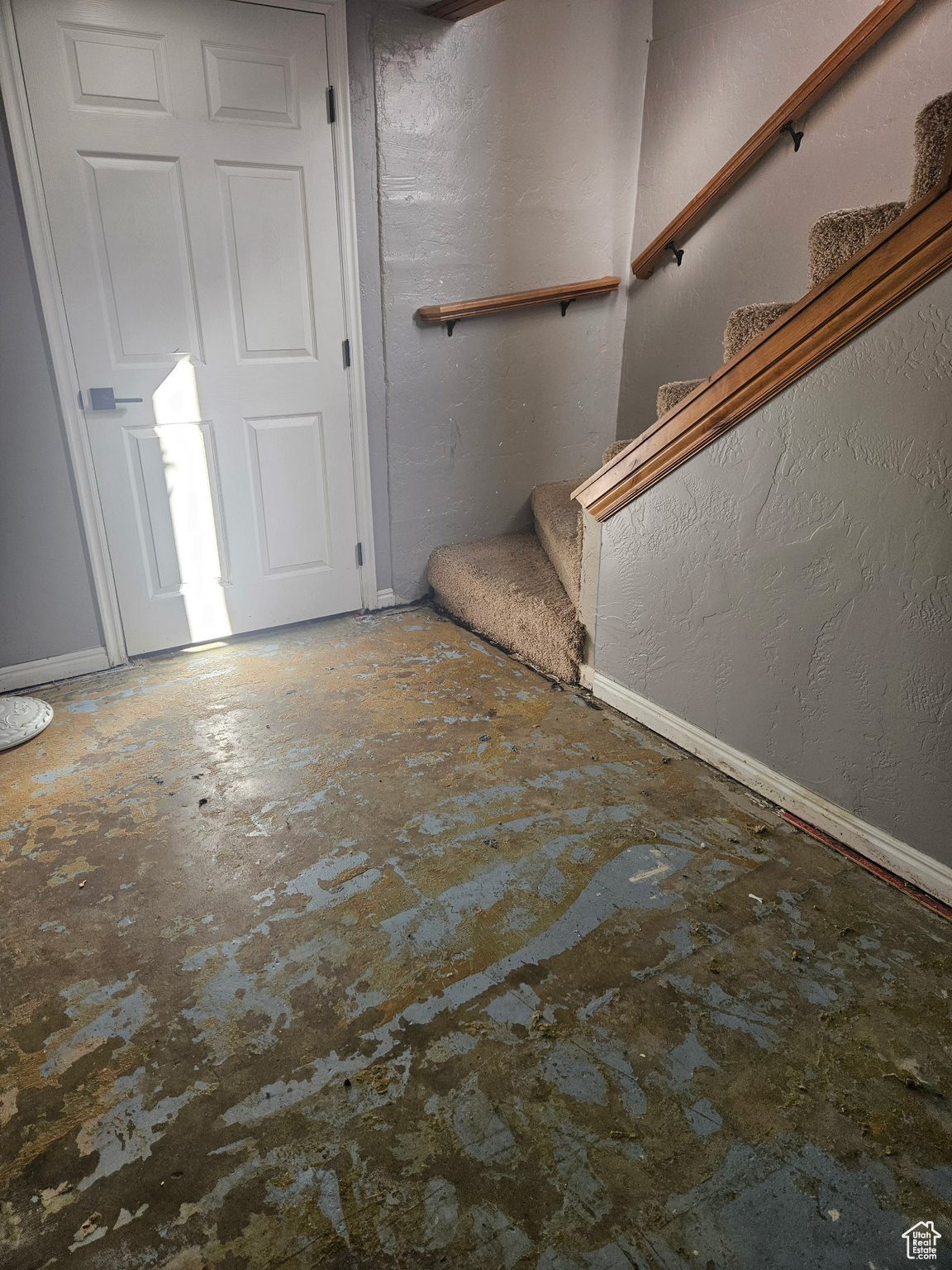 Interior space with baseboards