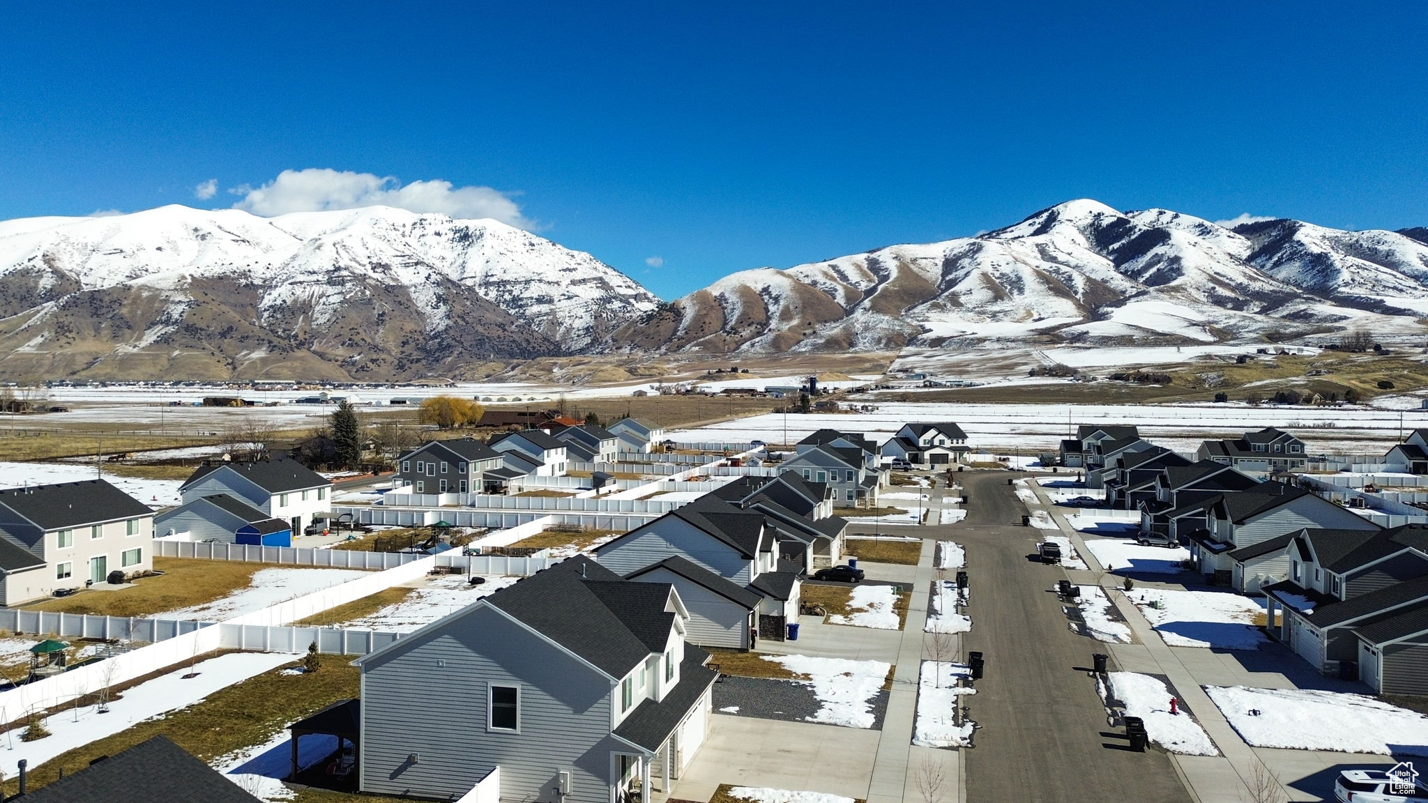 View of mountain feature with a residential view