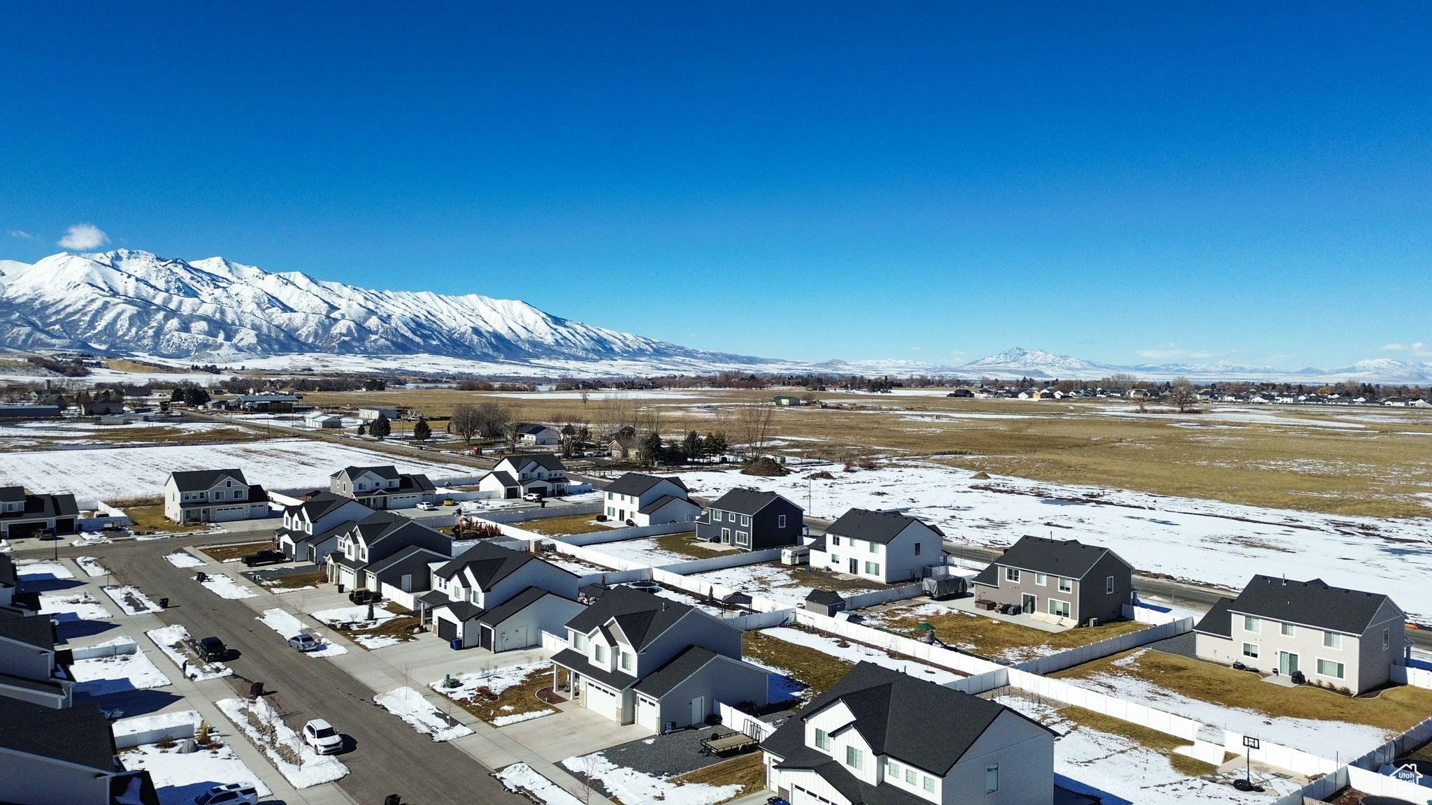 View of mountain feature with a residential view