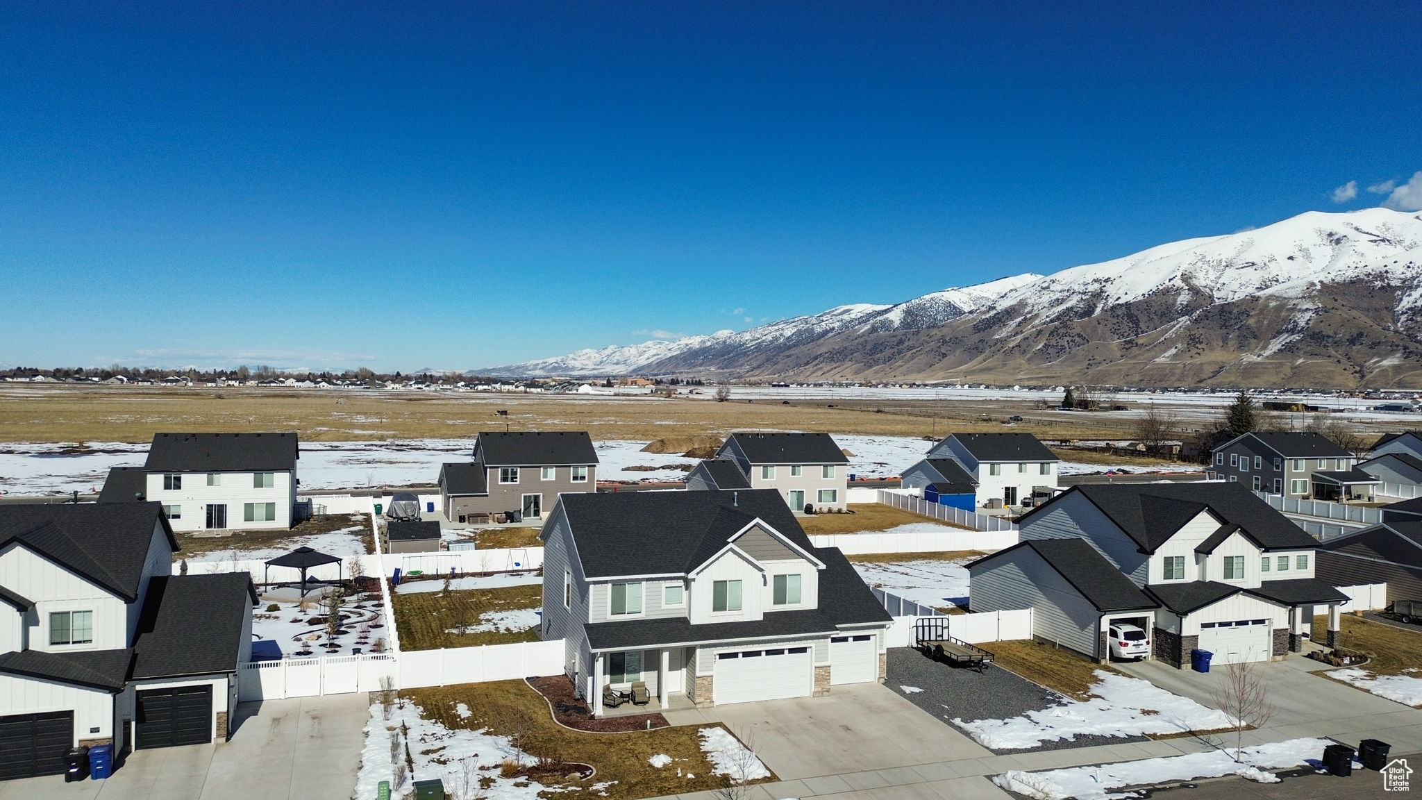 View of mountain feature with a residential view