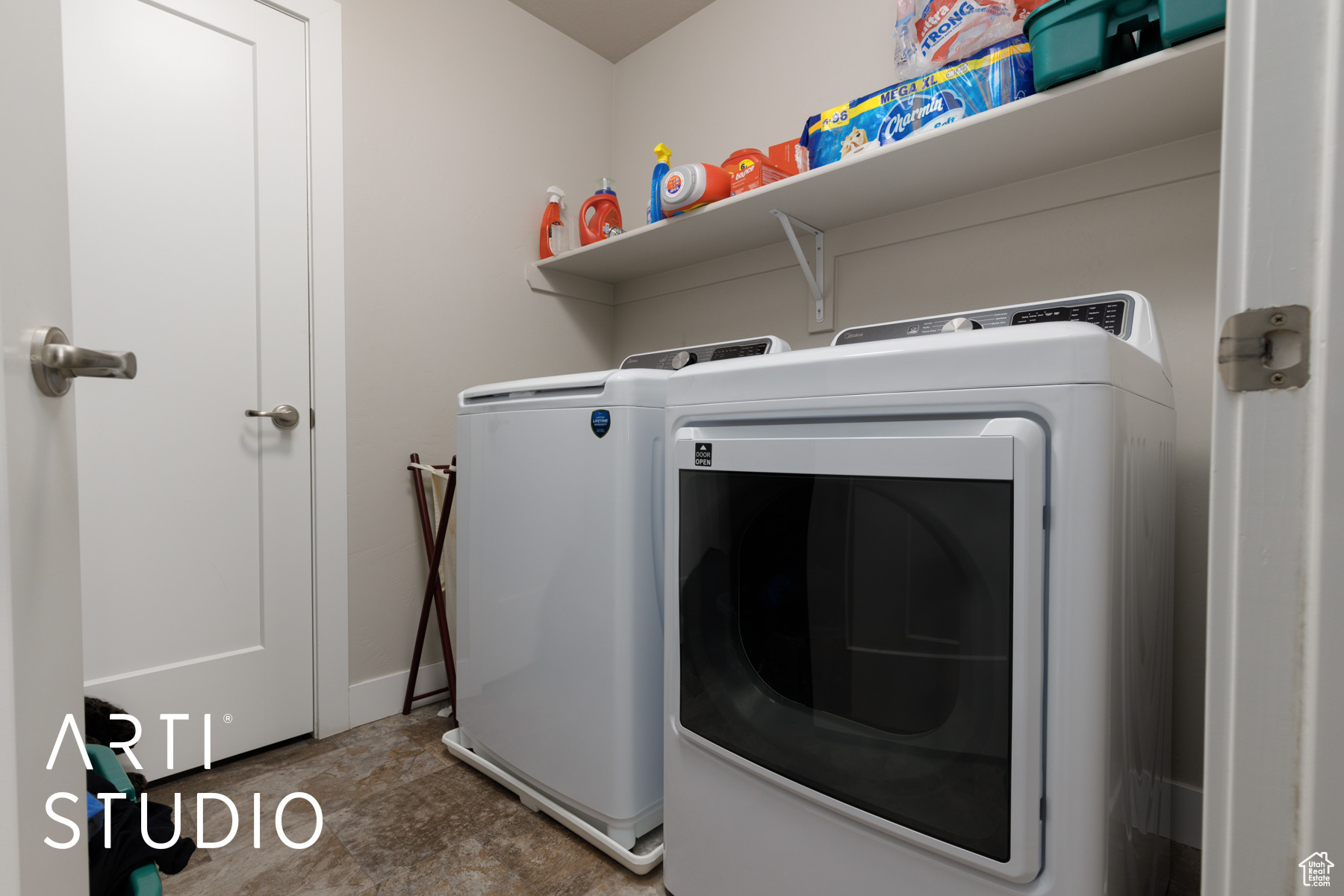 Clothes washing area
