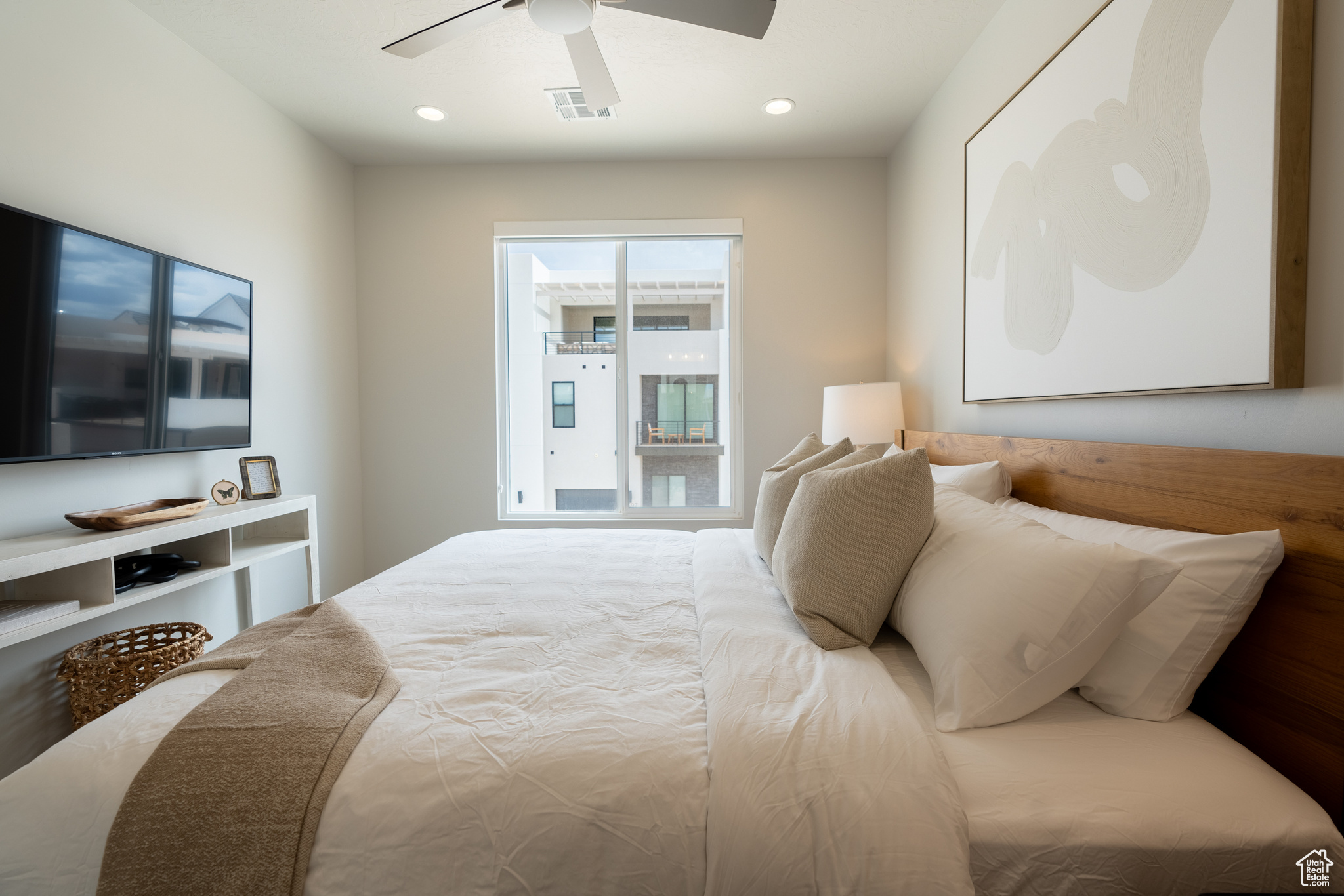 Bedroom with ceiling fan