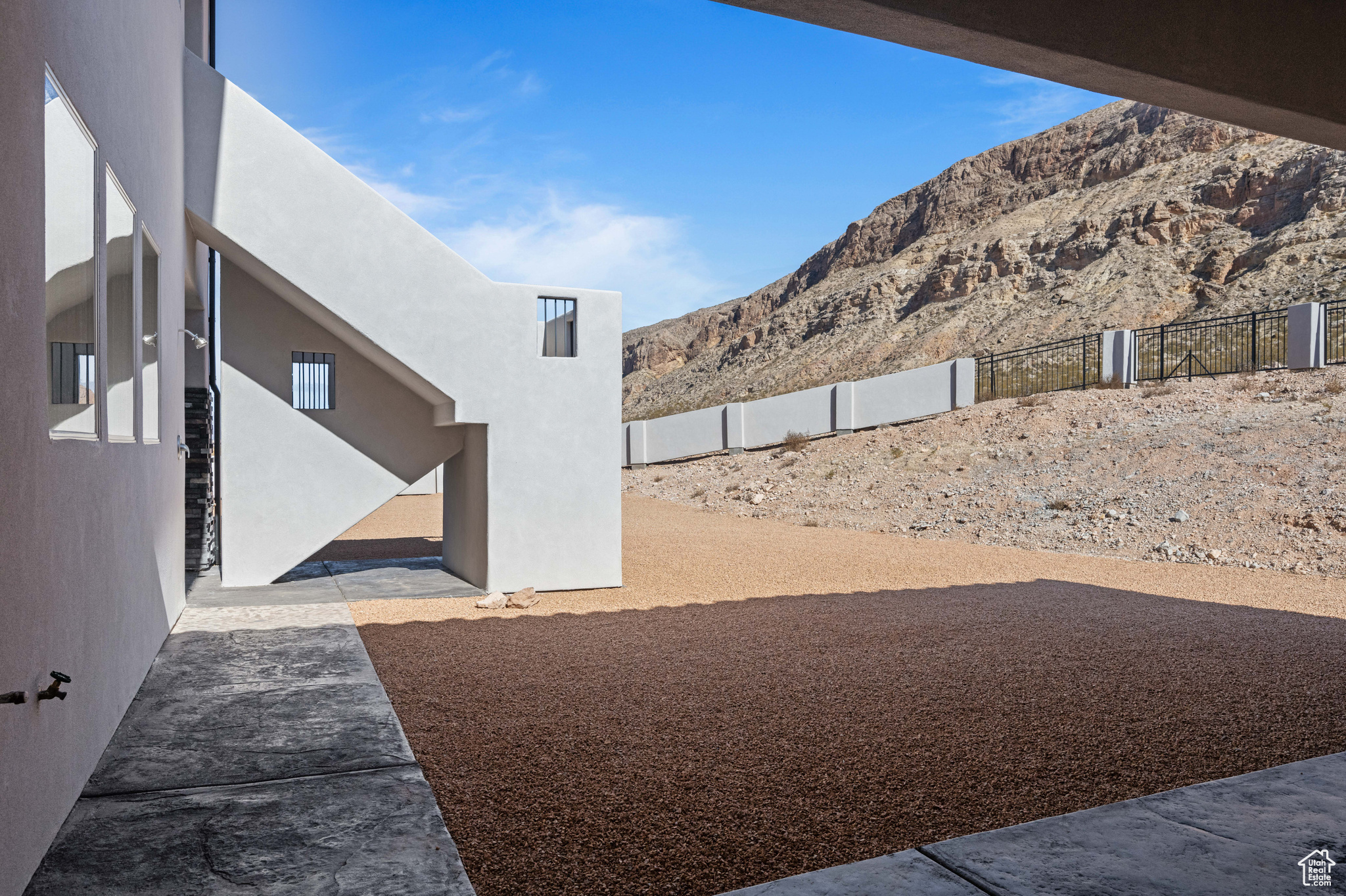 View of yard featuring a mountain view