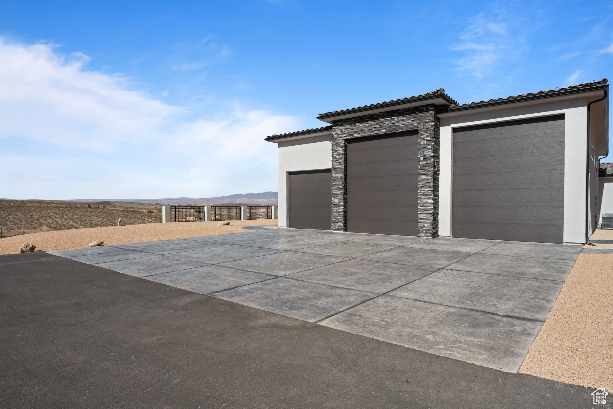 Garage with a mountain view