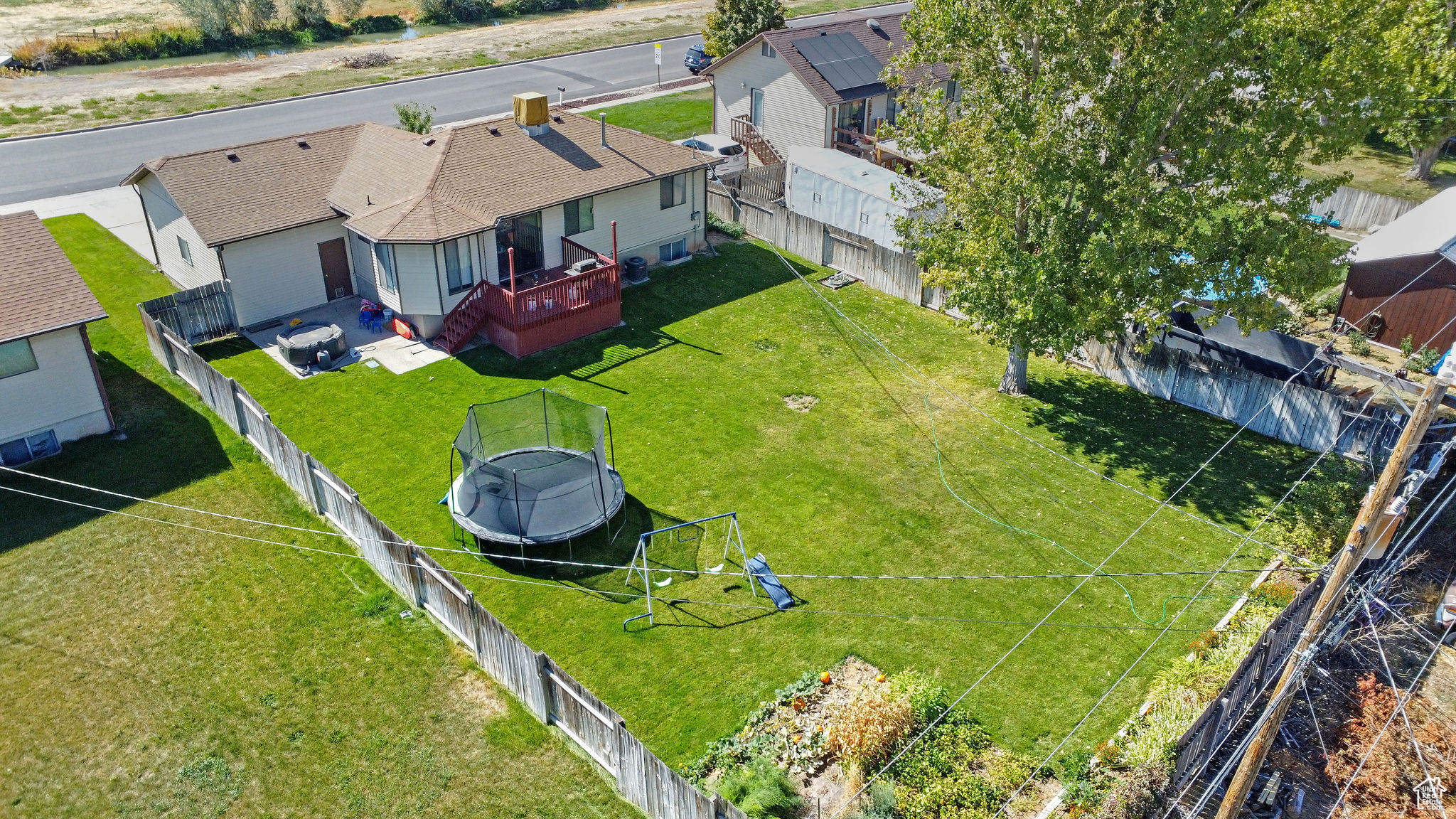 Birds eye view of property