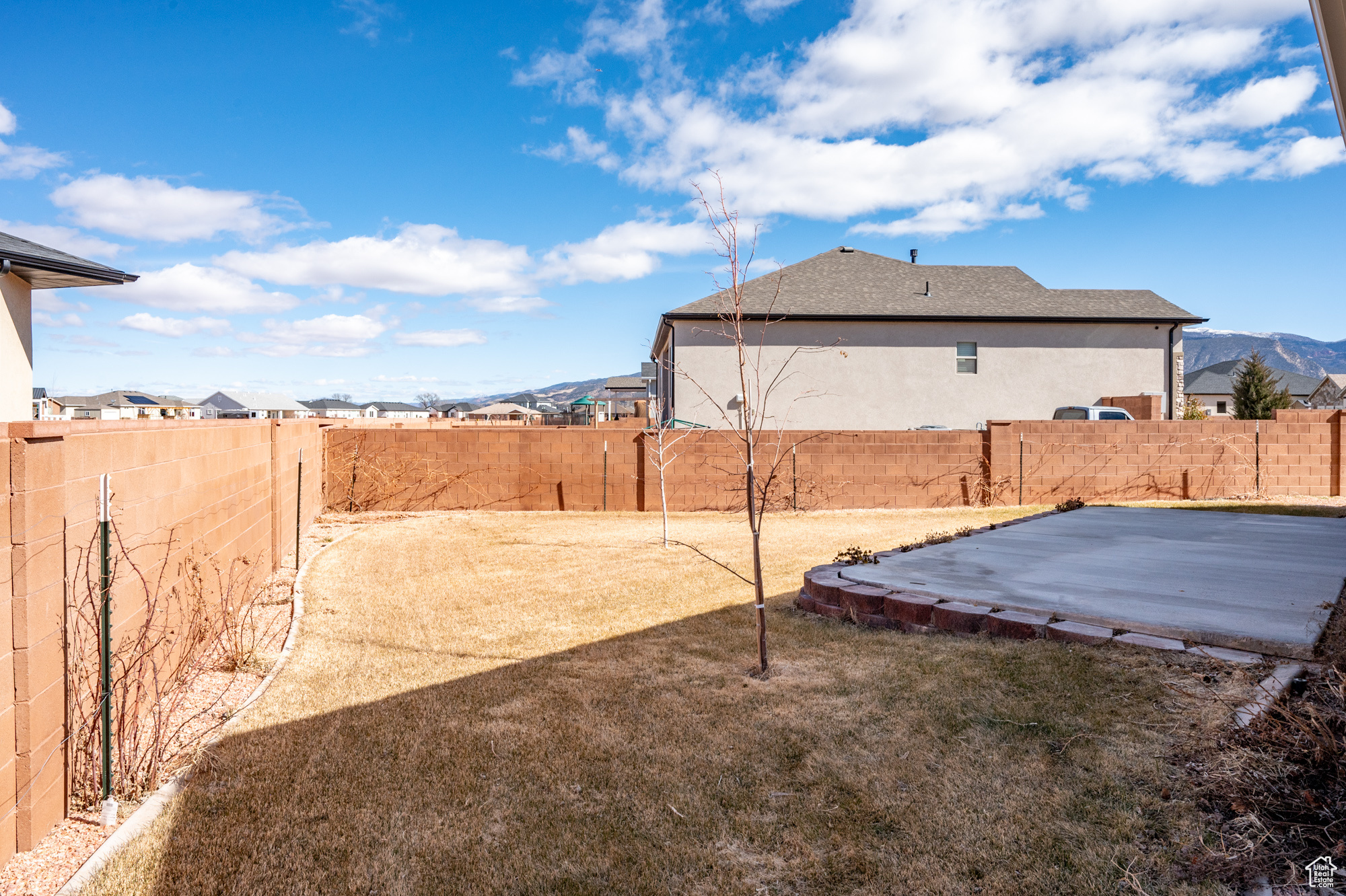 View of yard featuring a mountain view