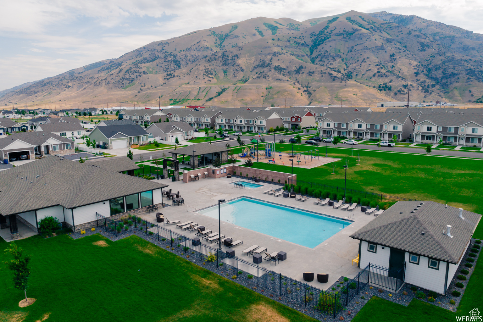 Aerial view with a residential view and a mountain view