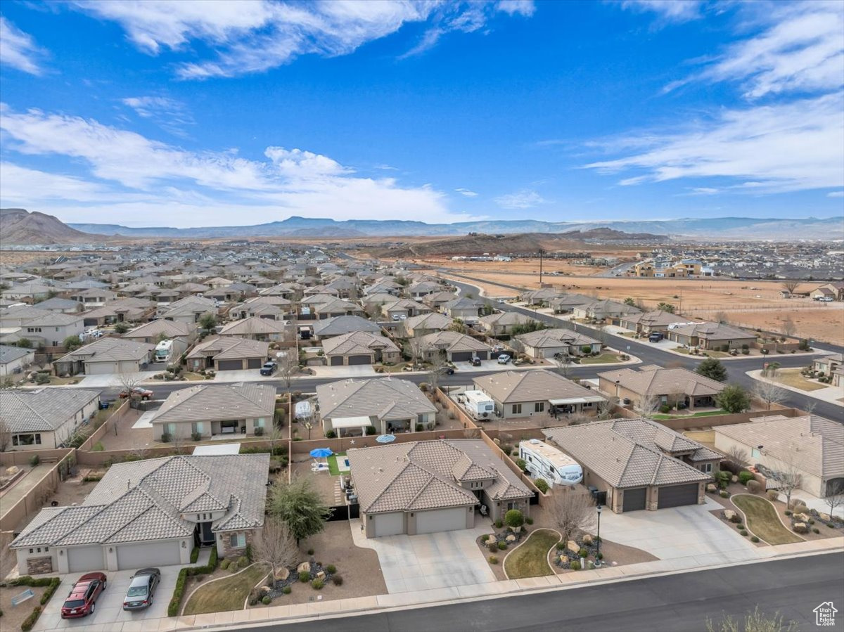 Bird's eye view with a residential view and a mountain view