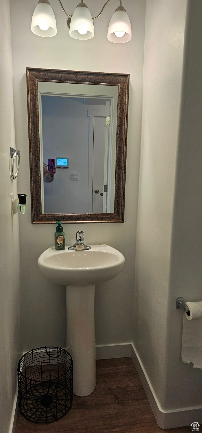 Handy half bath