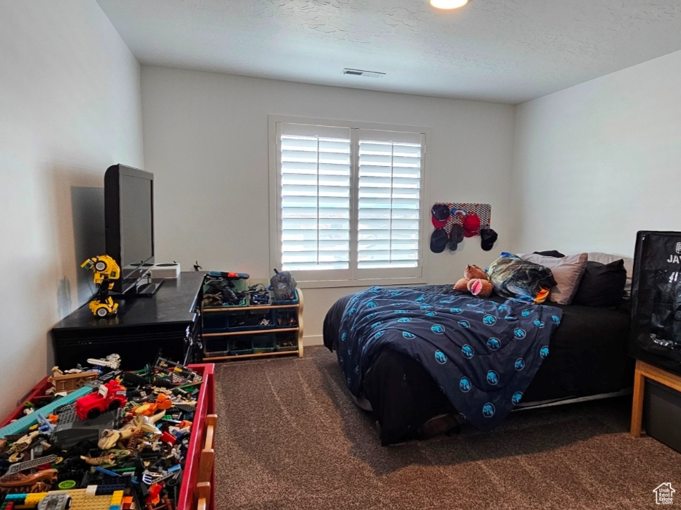 Good sized 3rd Bedroom with walk-in closet