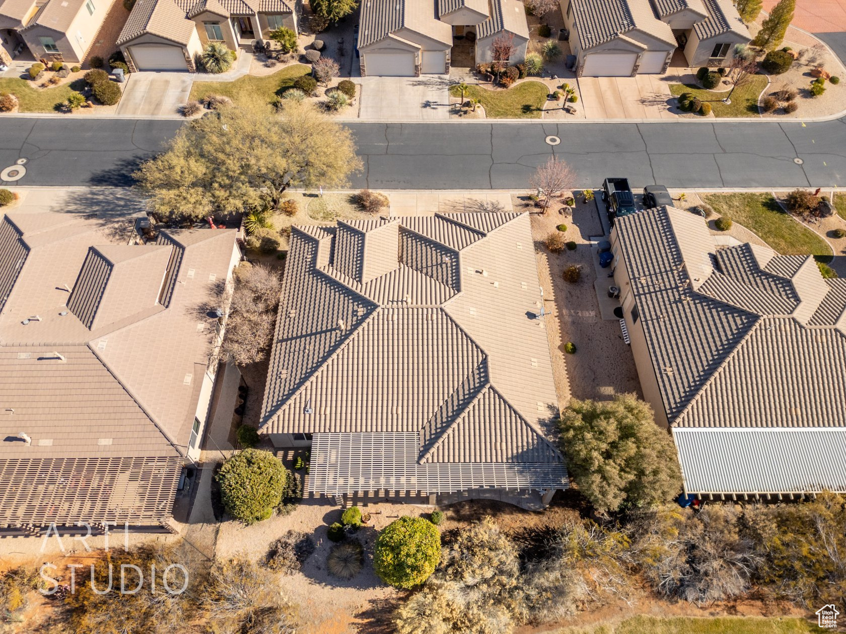 Birds eye view of property