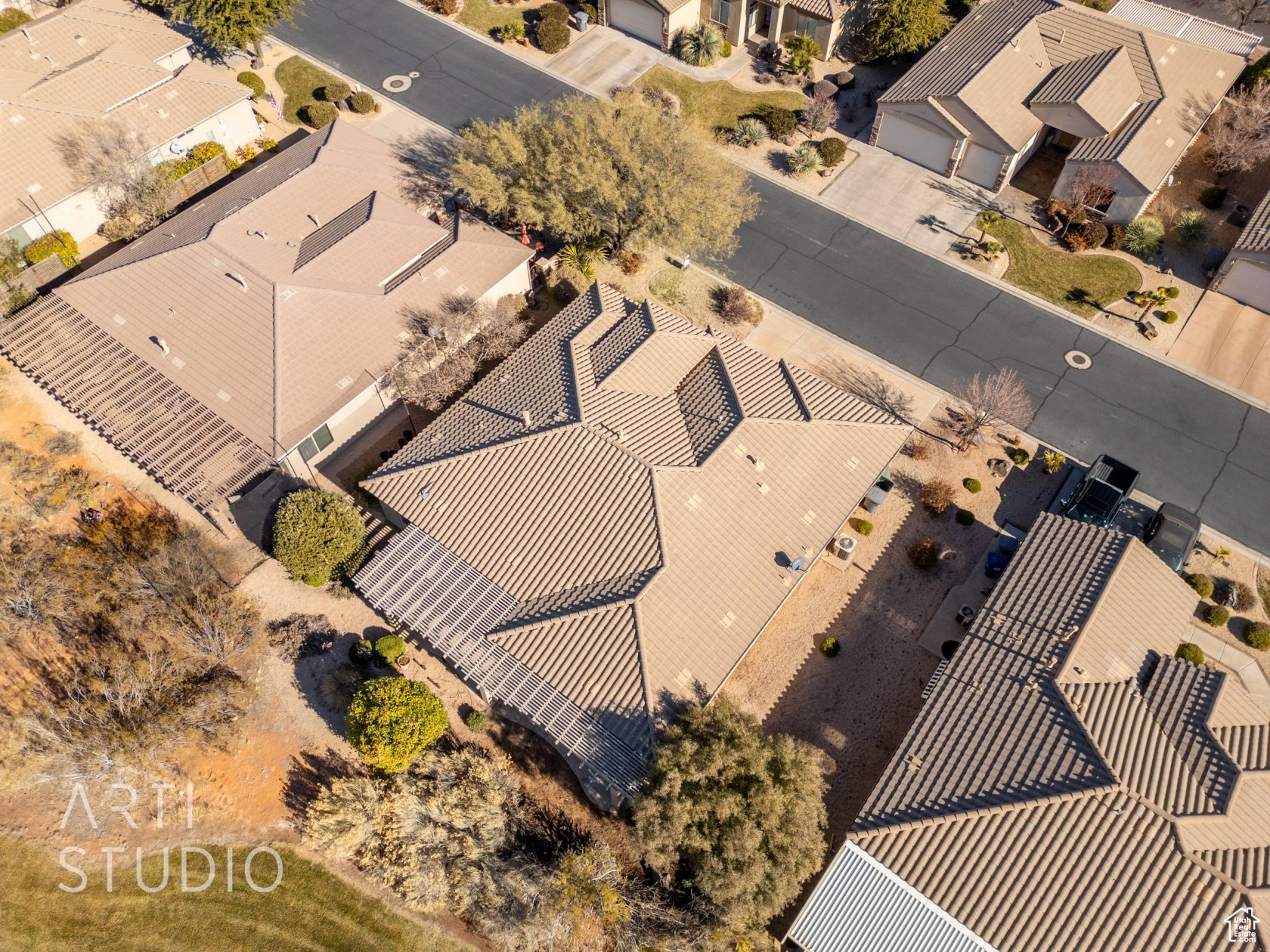 Birds eye view of property