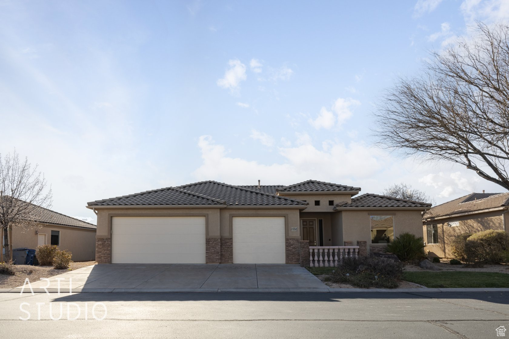 View of front of house featuring a garage