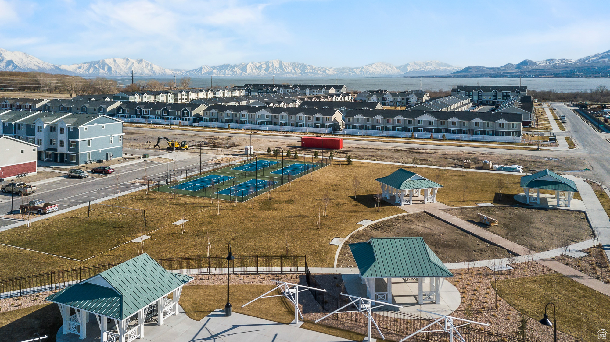 Aerial view with a residential view and a mountain view