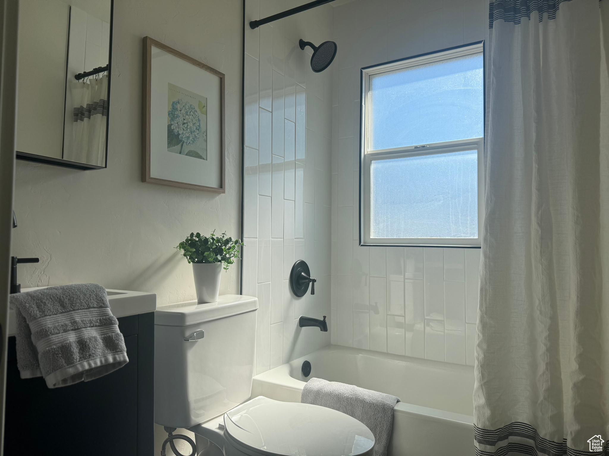 Upstairs hall bath