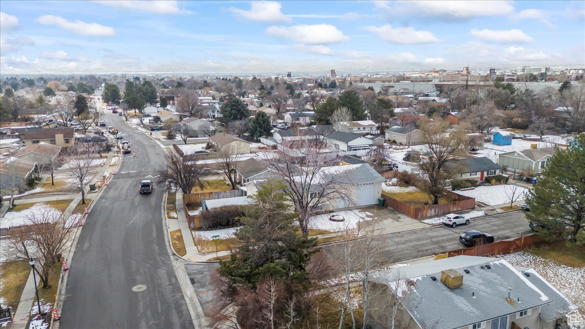 Bird's eye view with a residential view
