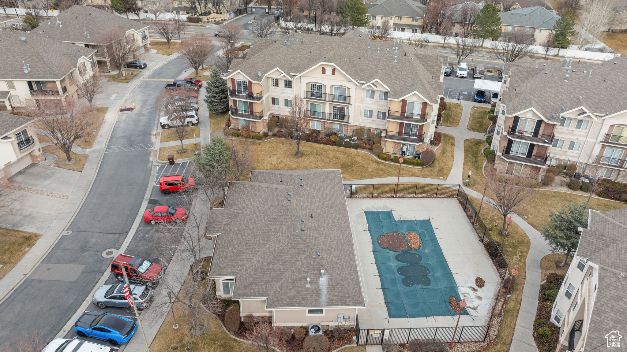 Bird's eye view with a residential view
