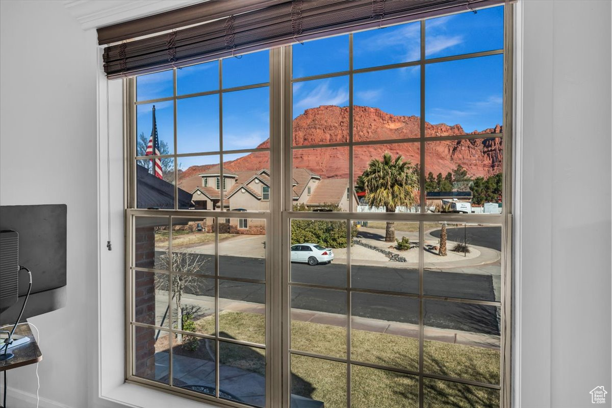 Interior details with a residential view and a mountain view