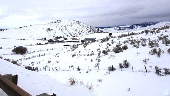 View of mountain feature