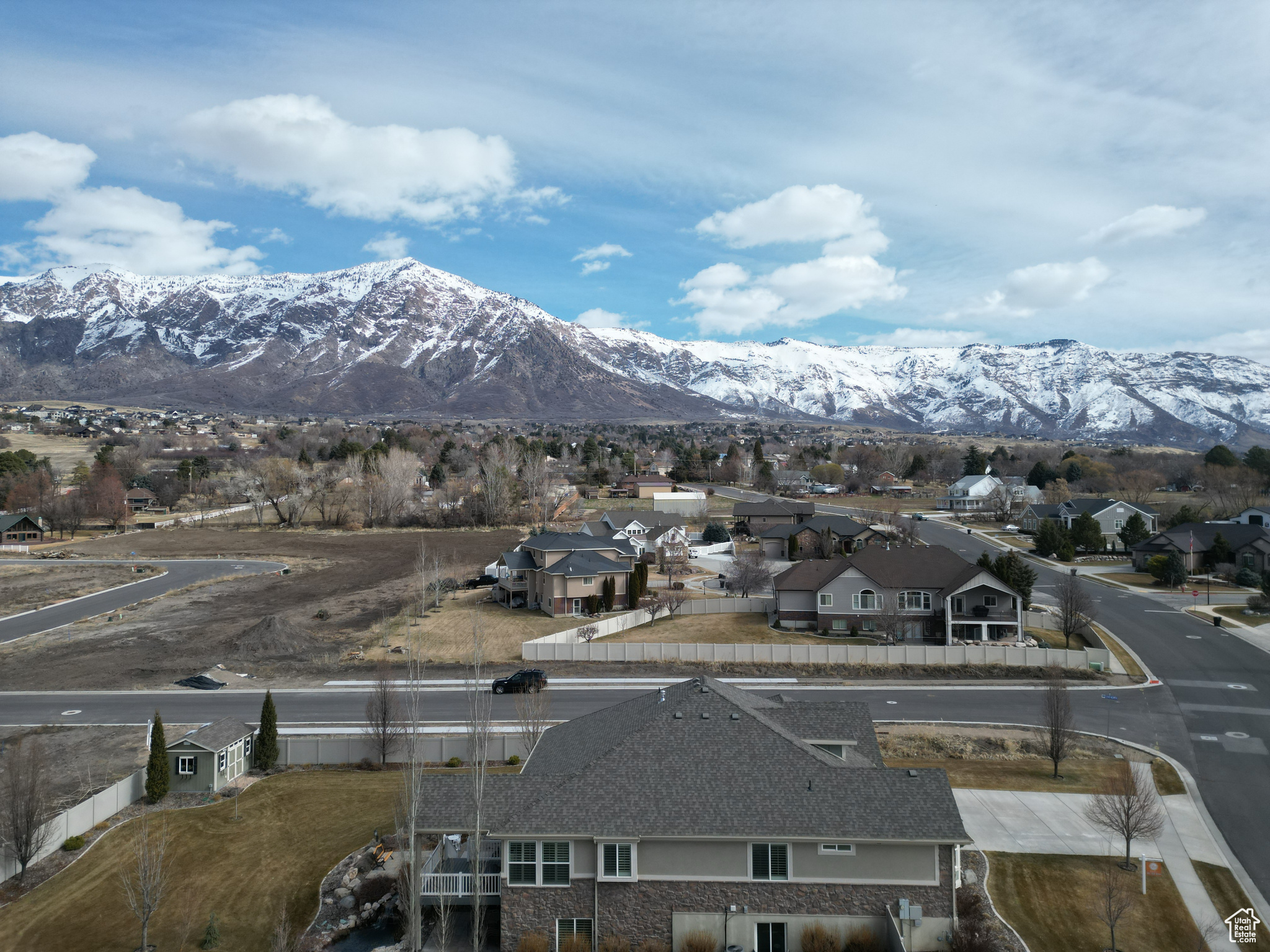 View of mountain feature featuring a residential view