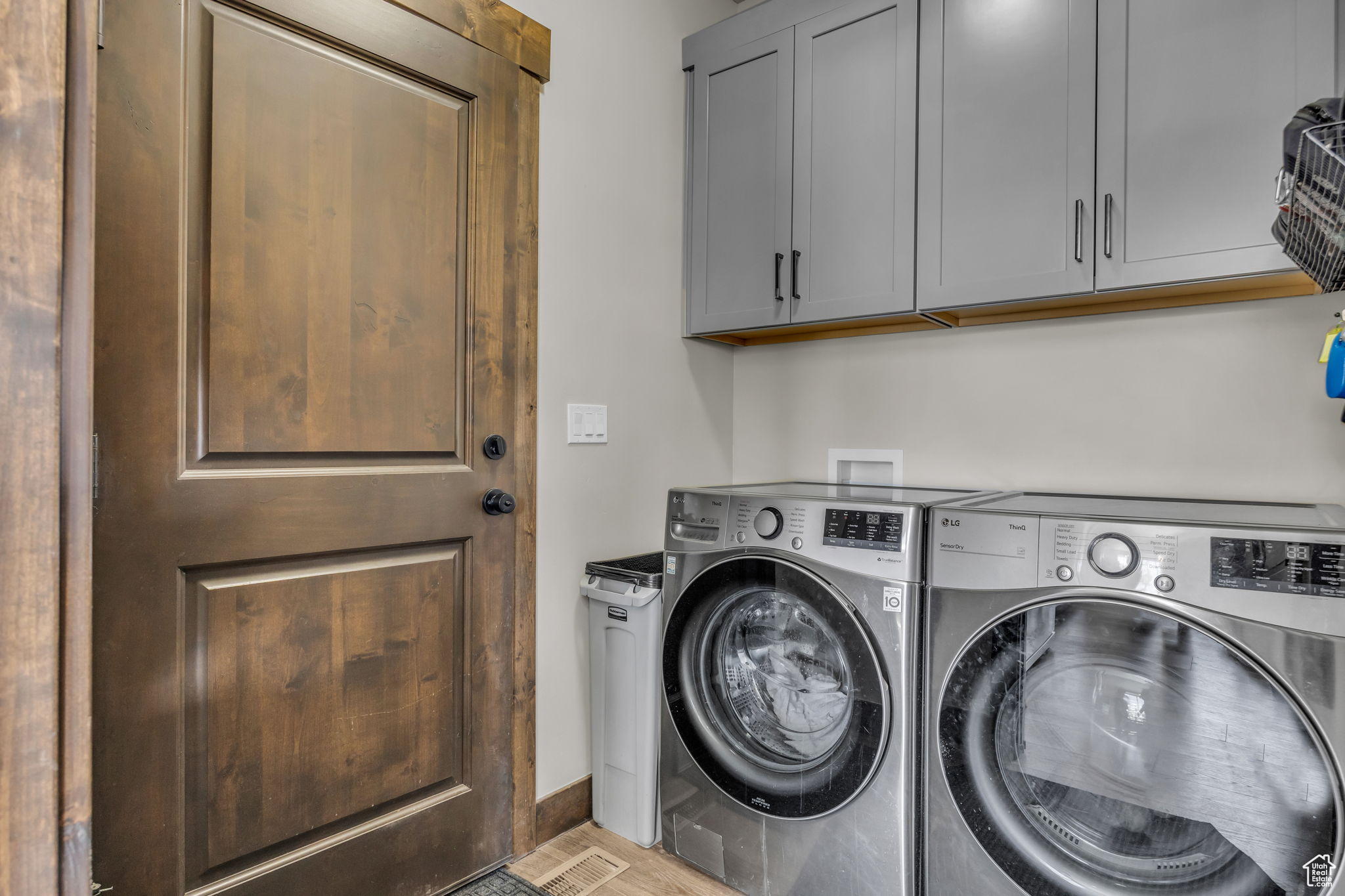 Washroom, mudroom, garage entrance